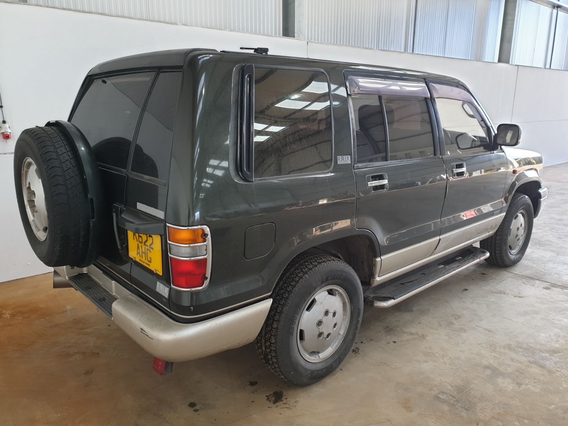 Isuzu Trooper Big Horn - Image 3 of 14