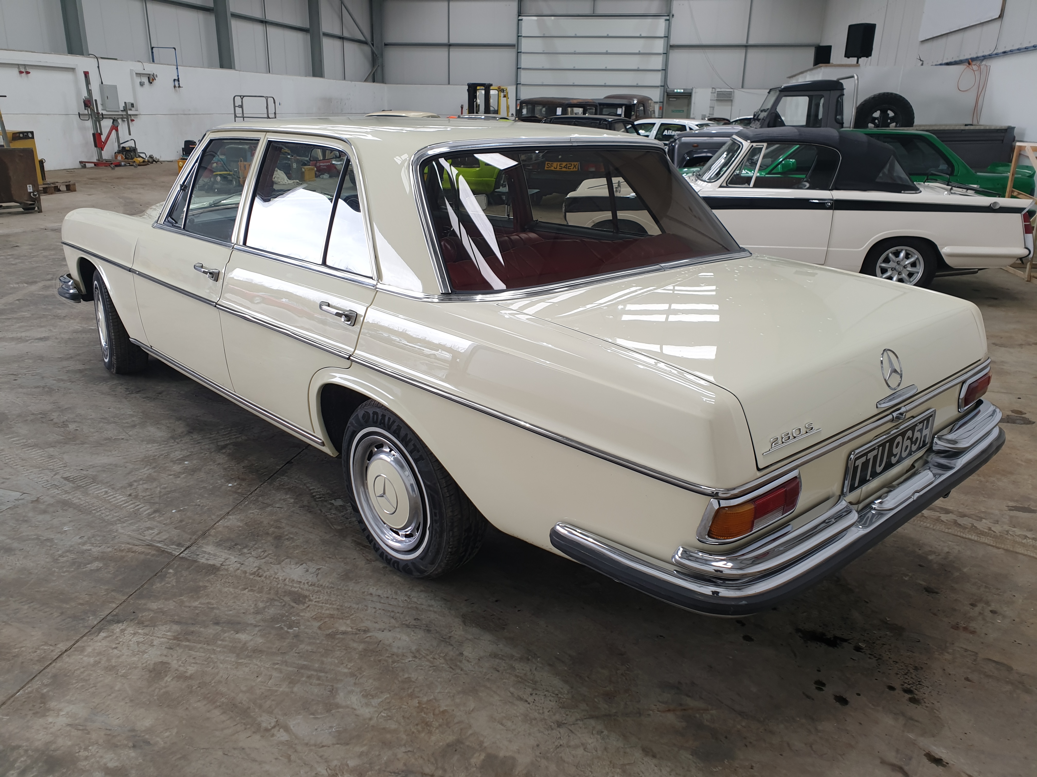1970 Mercedes 280S - Image 6 of 17