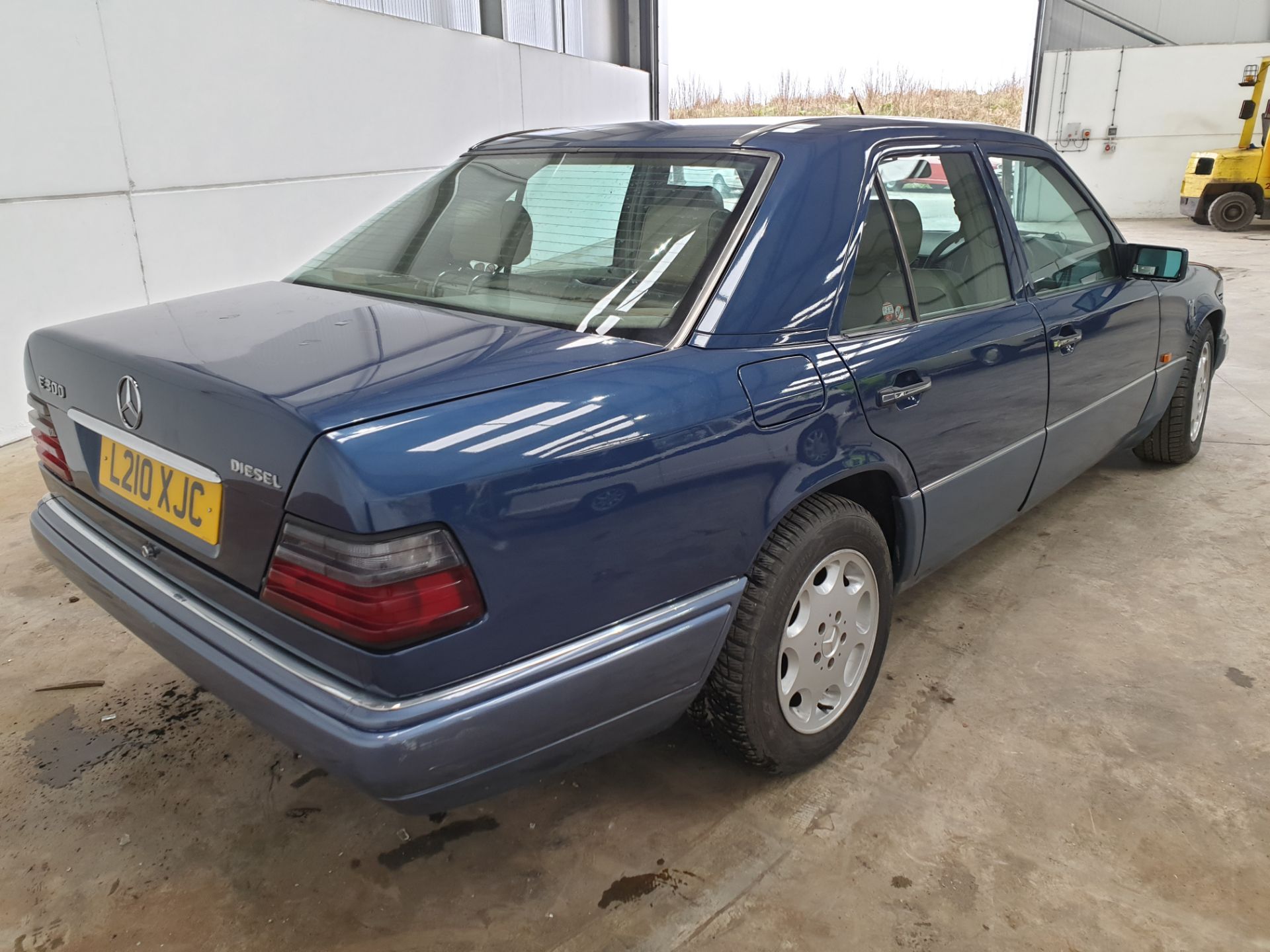 1993 Mercedes E300 D (Non Turbo) - Image 3 of 14