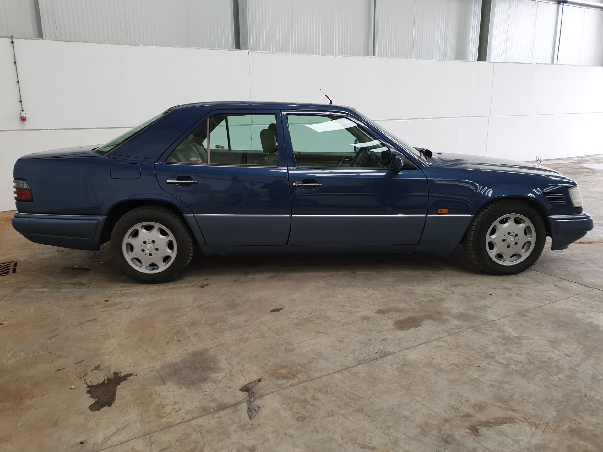 1993 Mercedes E300 D (Non Turbo) - Image 2 of 14