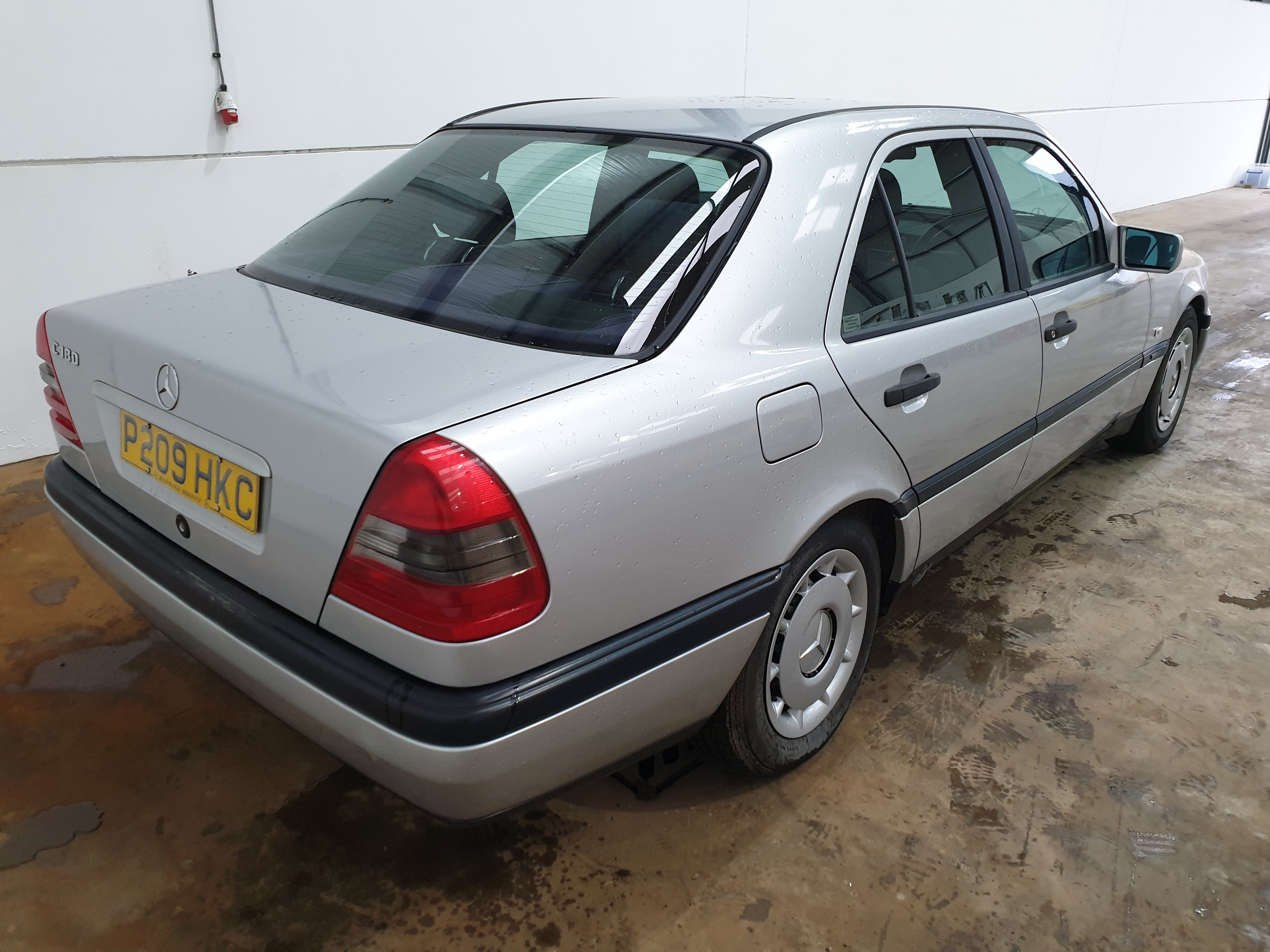 1996 Mercedes C180 - Image 3 of 13