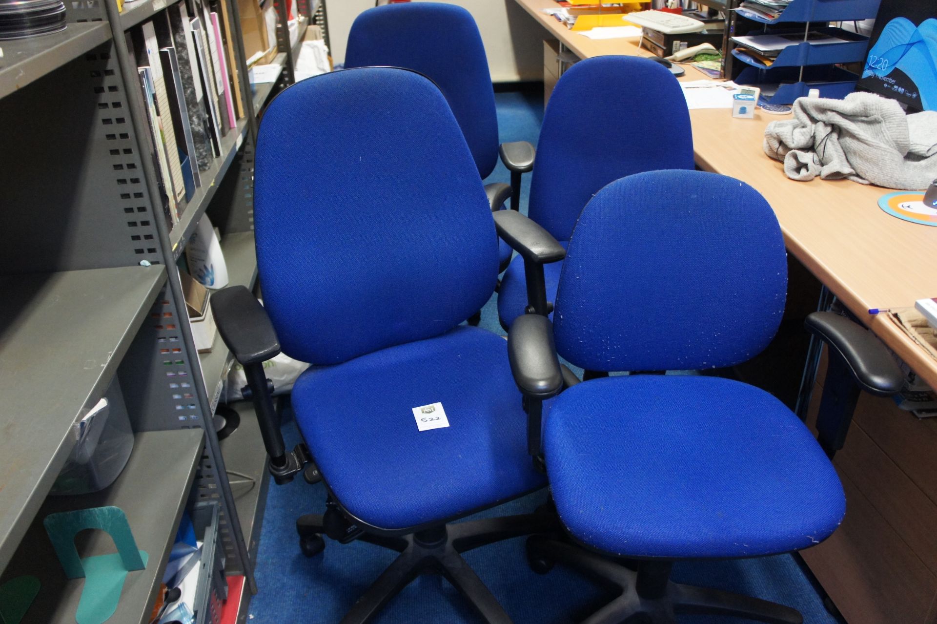 4 x gas lift chairs - Image 2 of 2