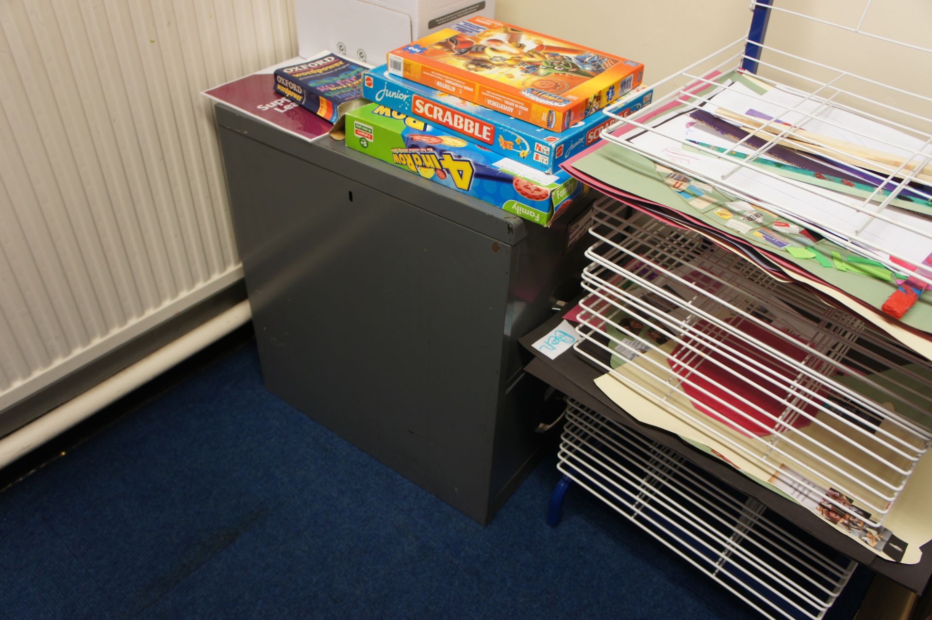 Contents of room comprising, 2 x filing cabinets, side table, 8 x folding chairs, 5 x chairs, 2 x ga - Image 4 of 5