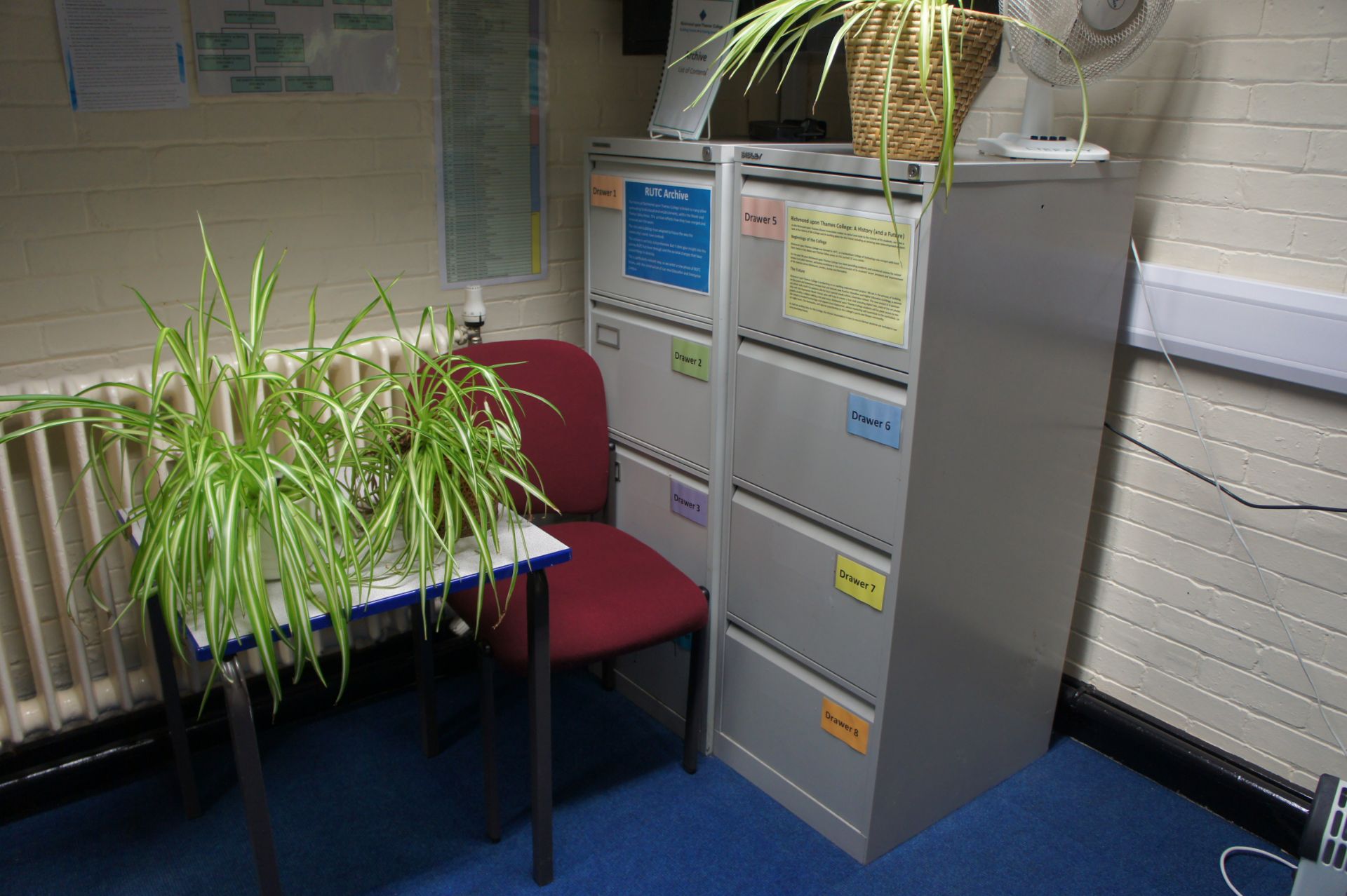 Miscellaneous lot comprising, cantilever frame desk, 2 x four drawer filing cabinet, gas lift chair, - Image 2 of 3