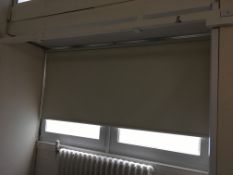 Window blinds to first floor, 29 approx.