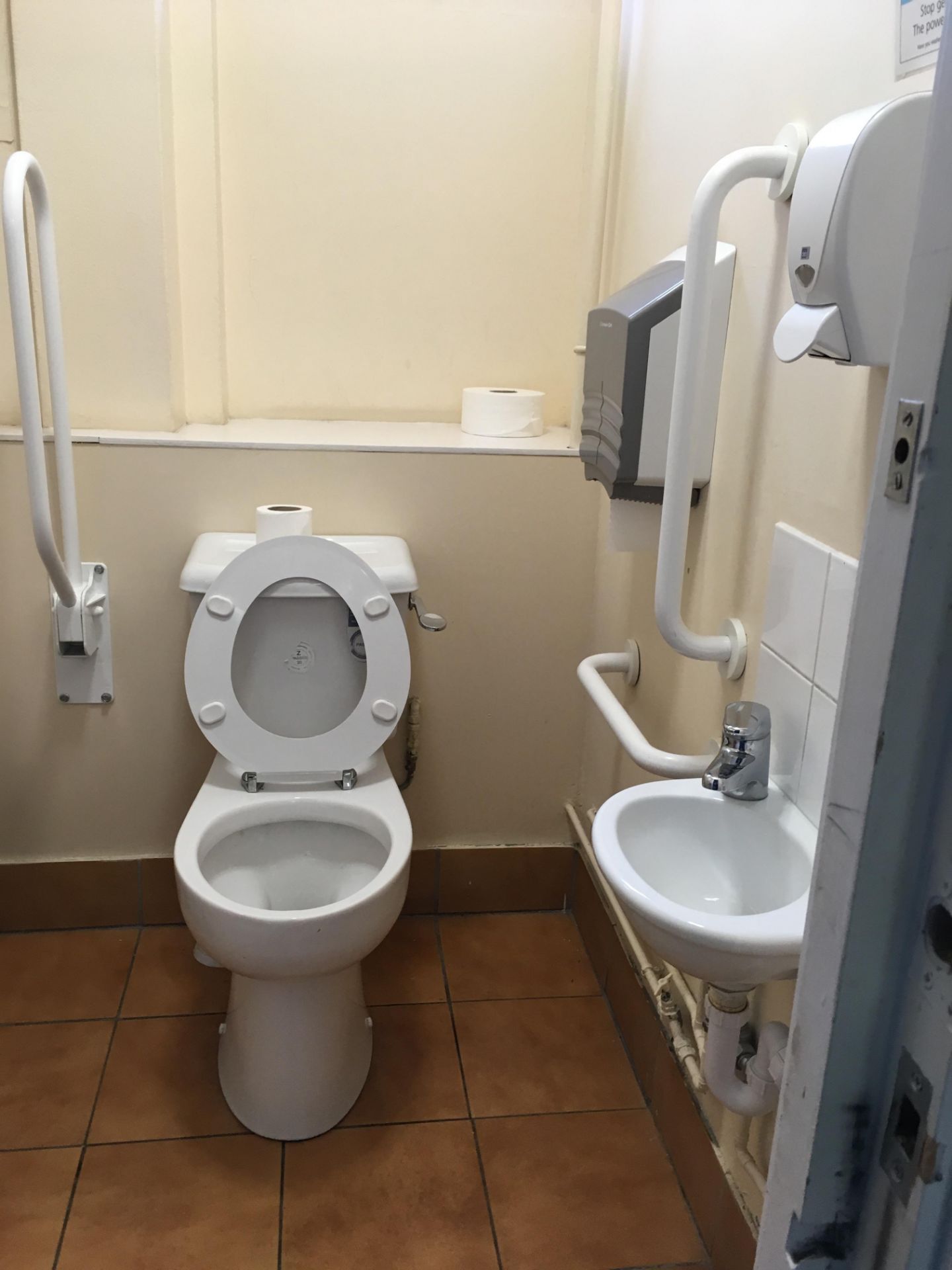 Contents of the visitors toilet, single solid door, toilet, sink, hand drier, safety rails, as lotte - Image 2 of 2