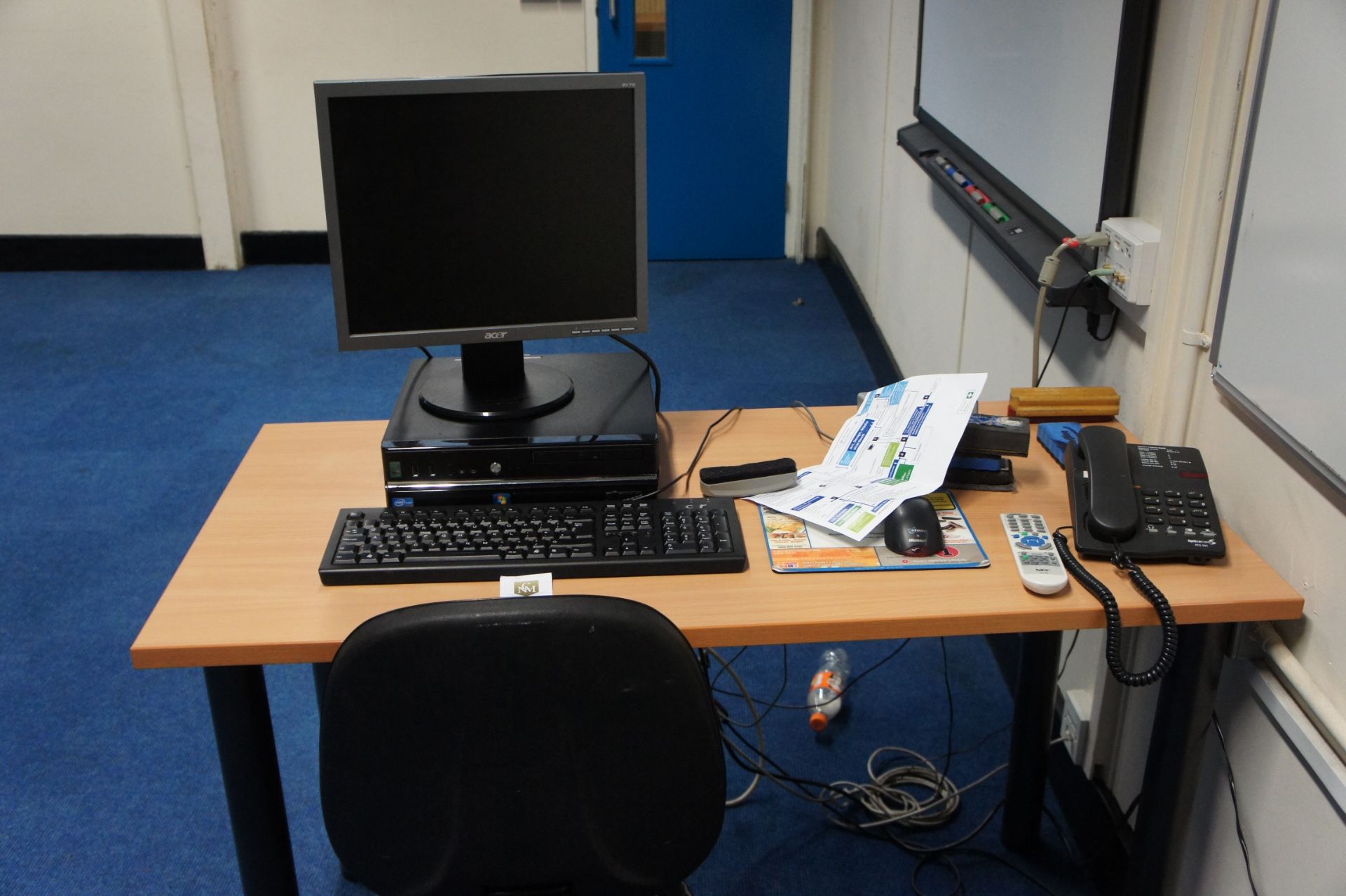 Contents comprising, desk, gas lift chair, Acer Core i3 PC with Acer a173 monitor, video splitter, B - Image 3 of 7