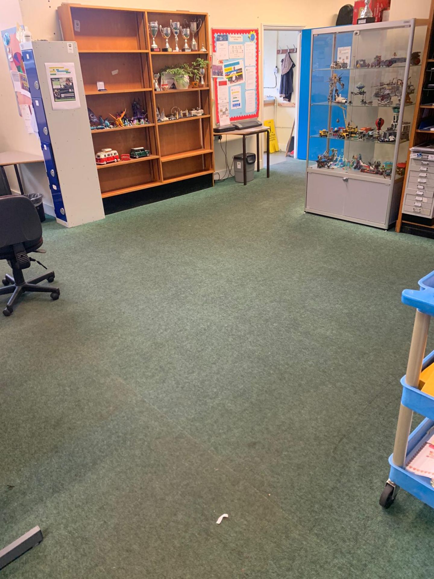 Large Room of Carpet Tiles - Image 4 of 6