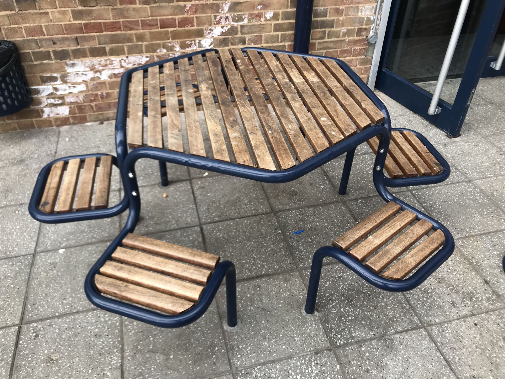 Outside Seating and Table x1