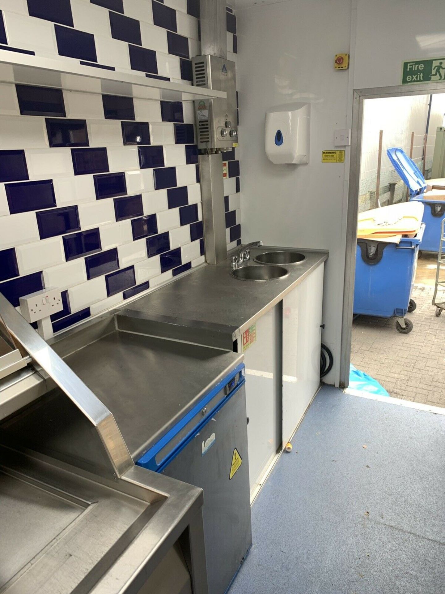 Fish & Chip Bespoke Trailer - Image 8 of 12