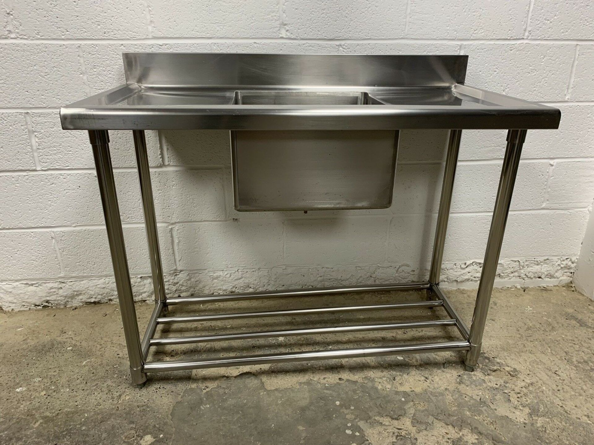 Stainless Steel Commercial Single Bowl Sink With Double Drainer