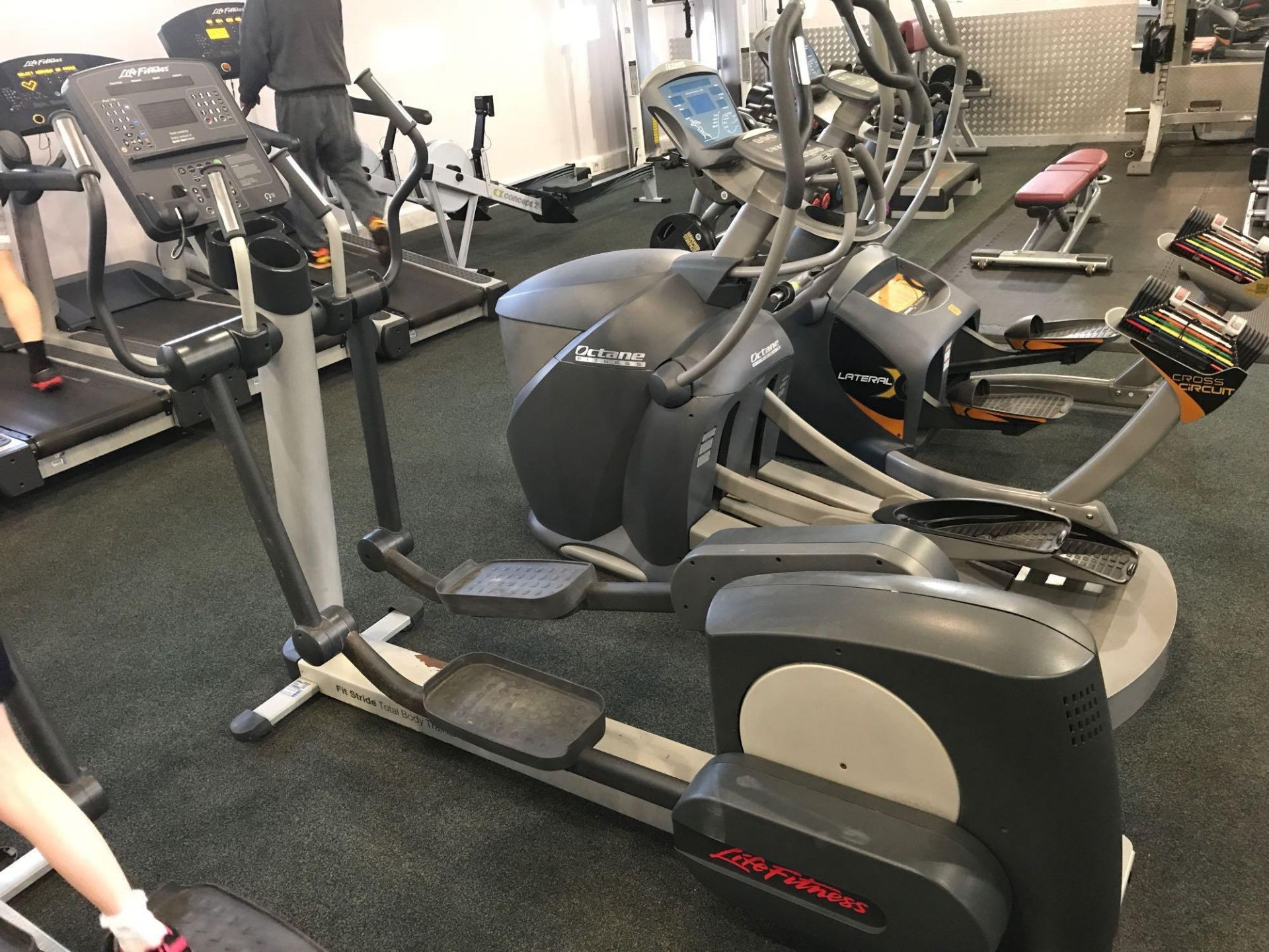 x1 Life fitness cross trainer