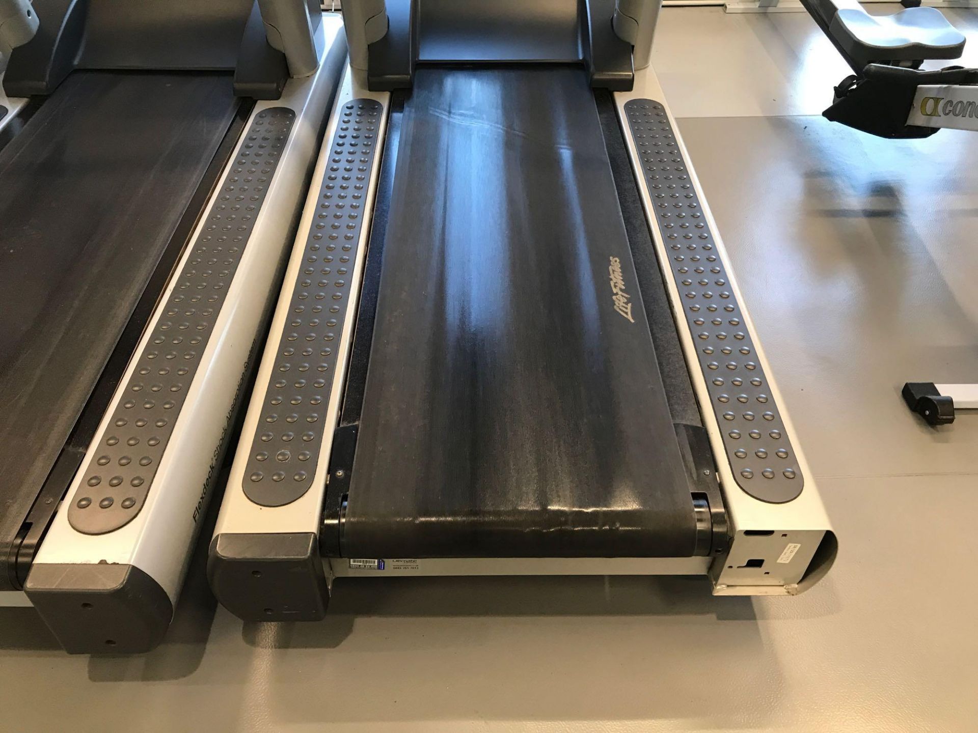 x1 Life fitness flex deck treadmill - Image 2 of 4