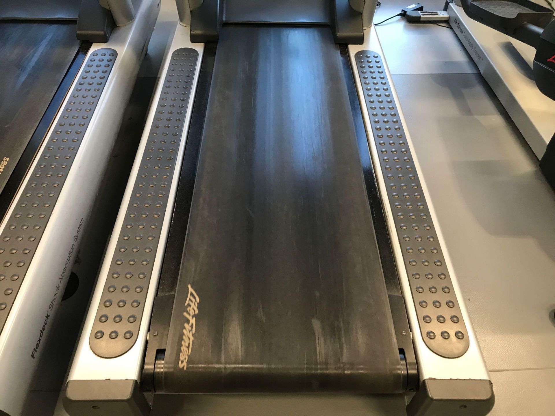 x1 Life fitness flex deck treadmill - Image 2 of 4