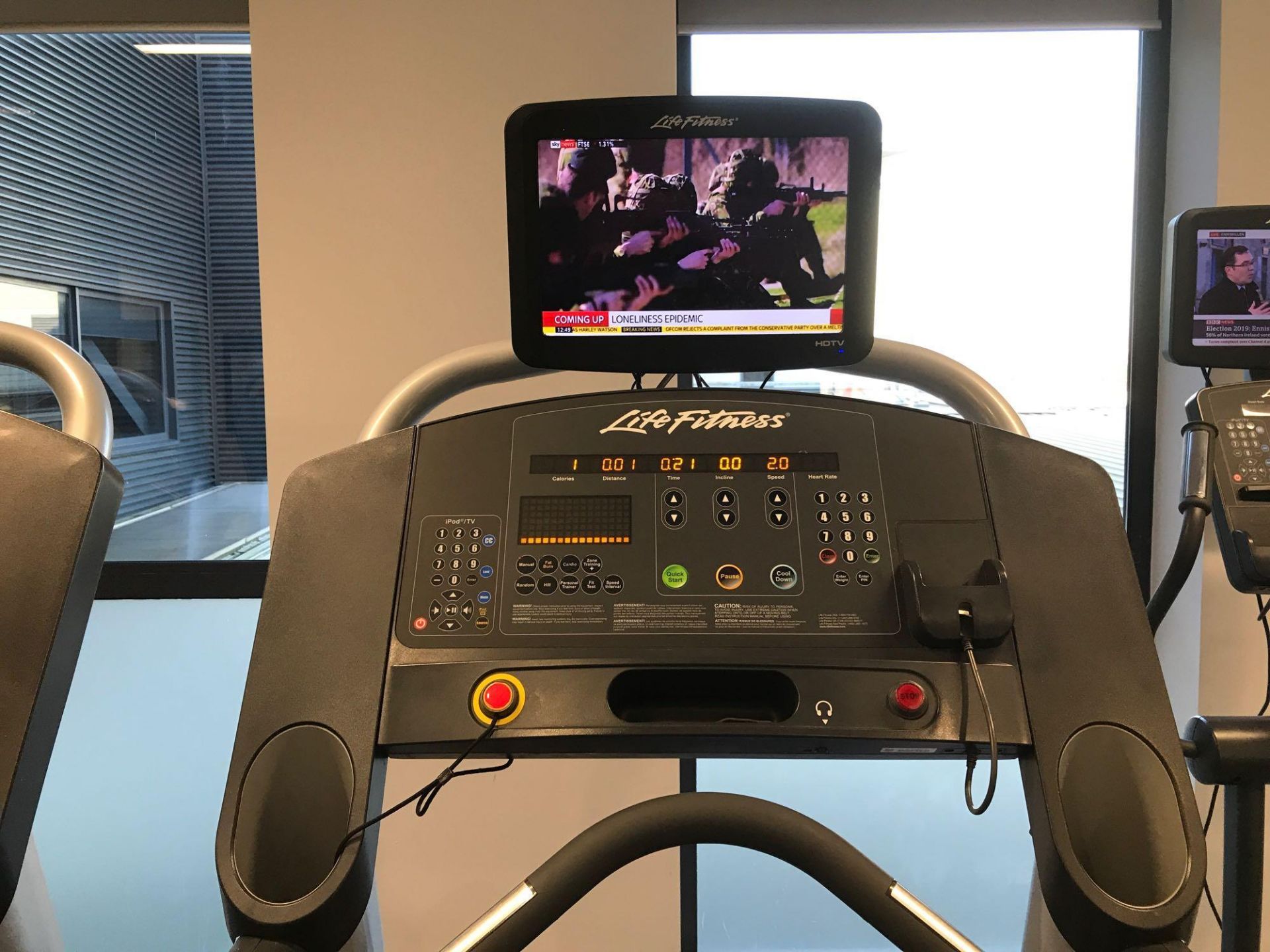 x1 Life fitness flex deck treadmill - Image 3 of 4