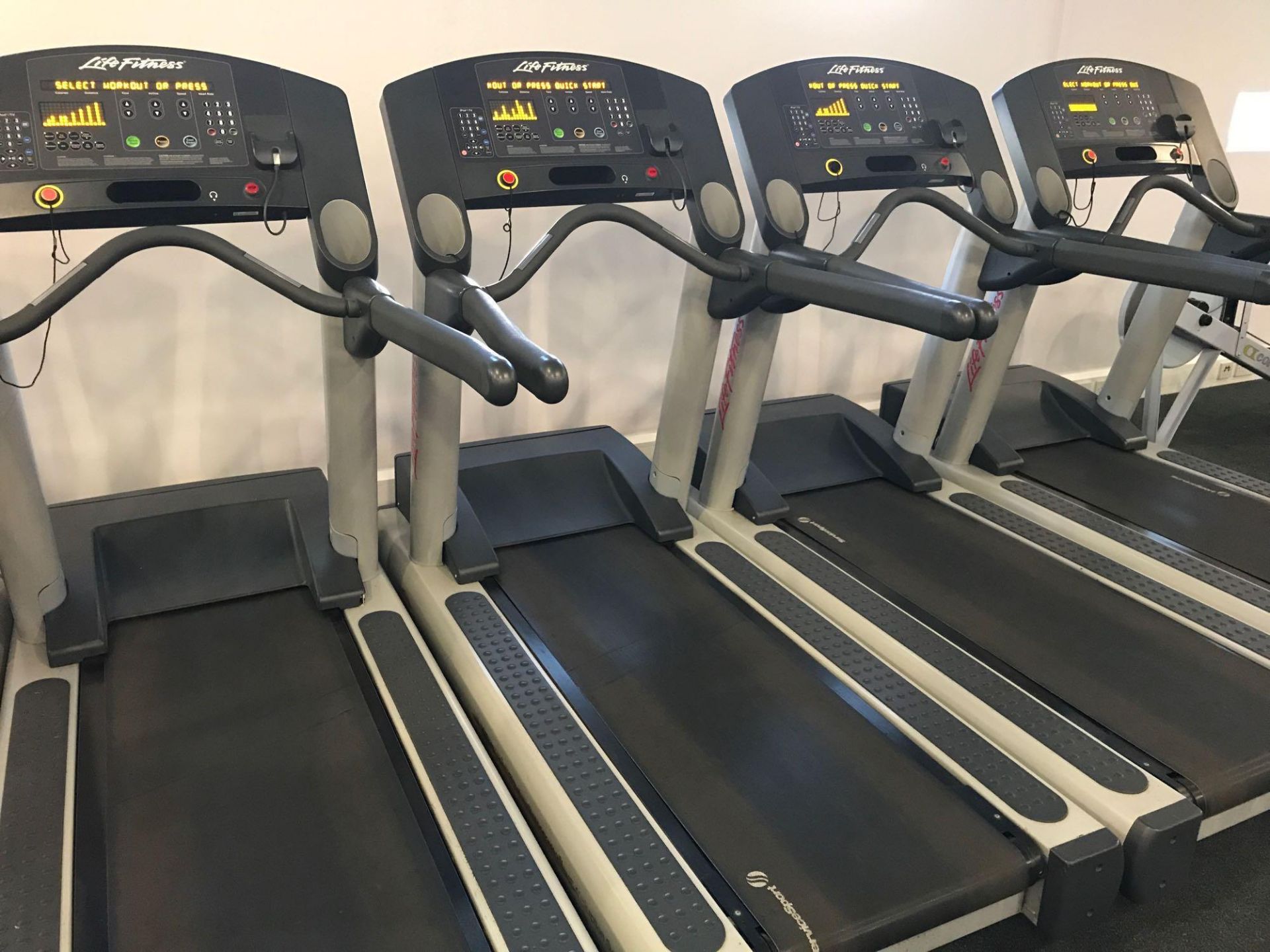 x1 Life fitness treadmill