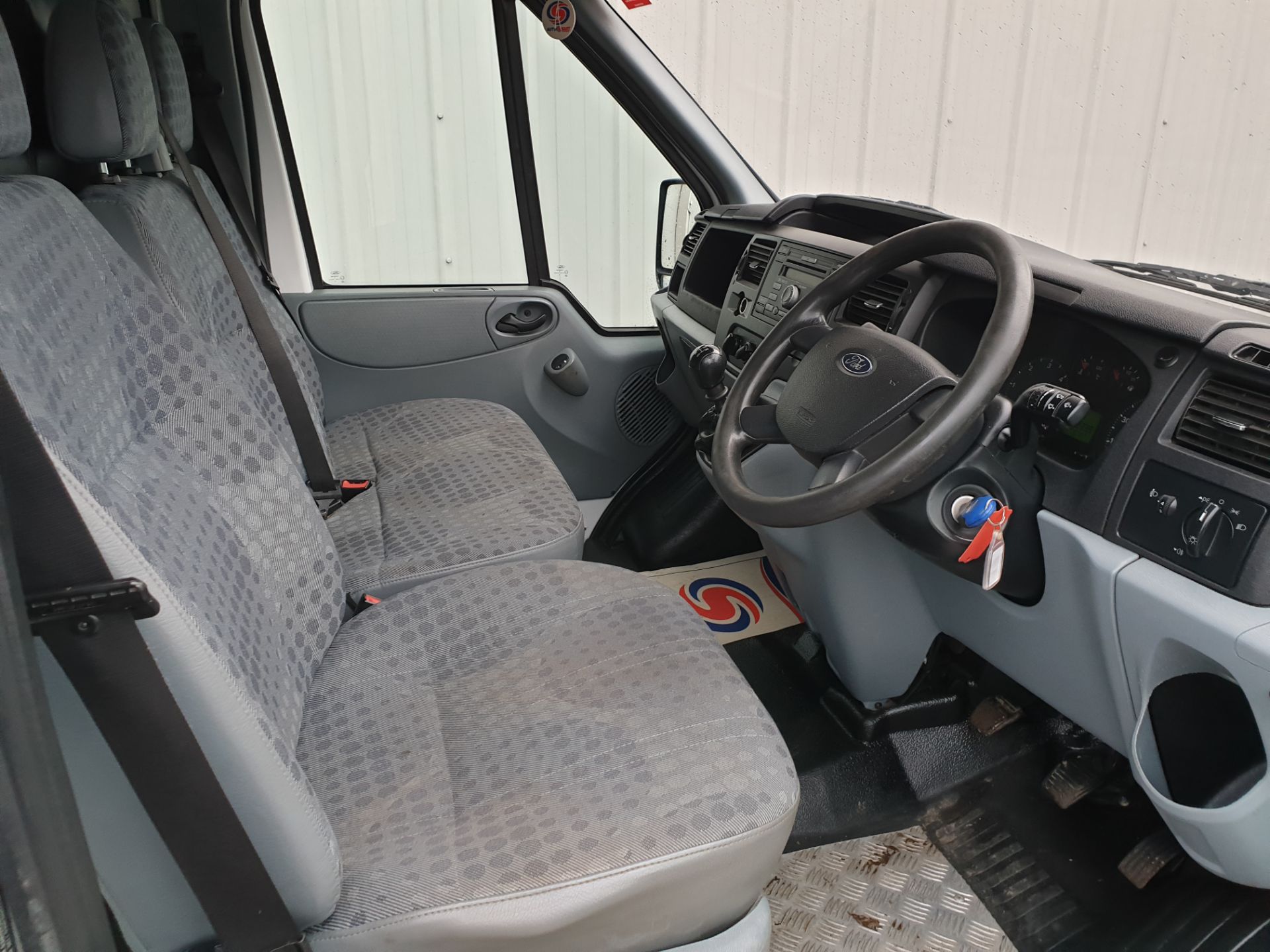 2010 / 60 Ford Transit 2.4 Diesel Welfare Van - Image 15 of 17