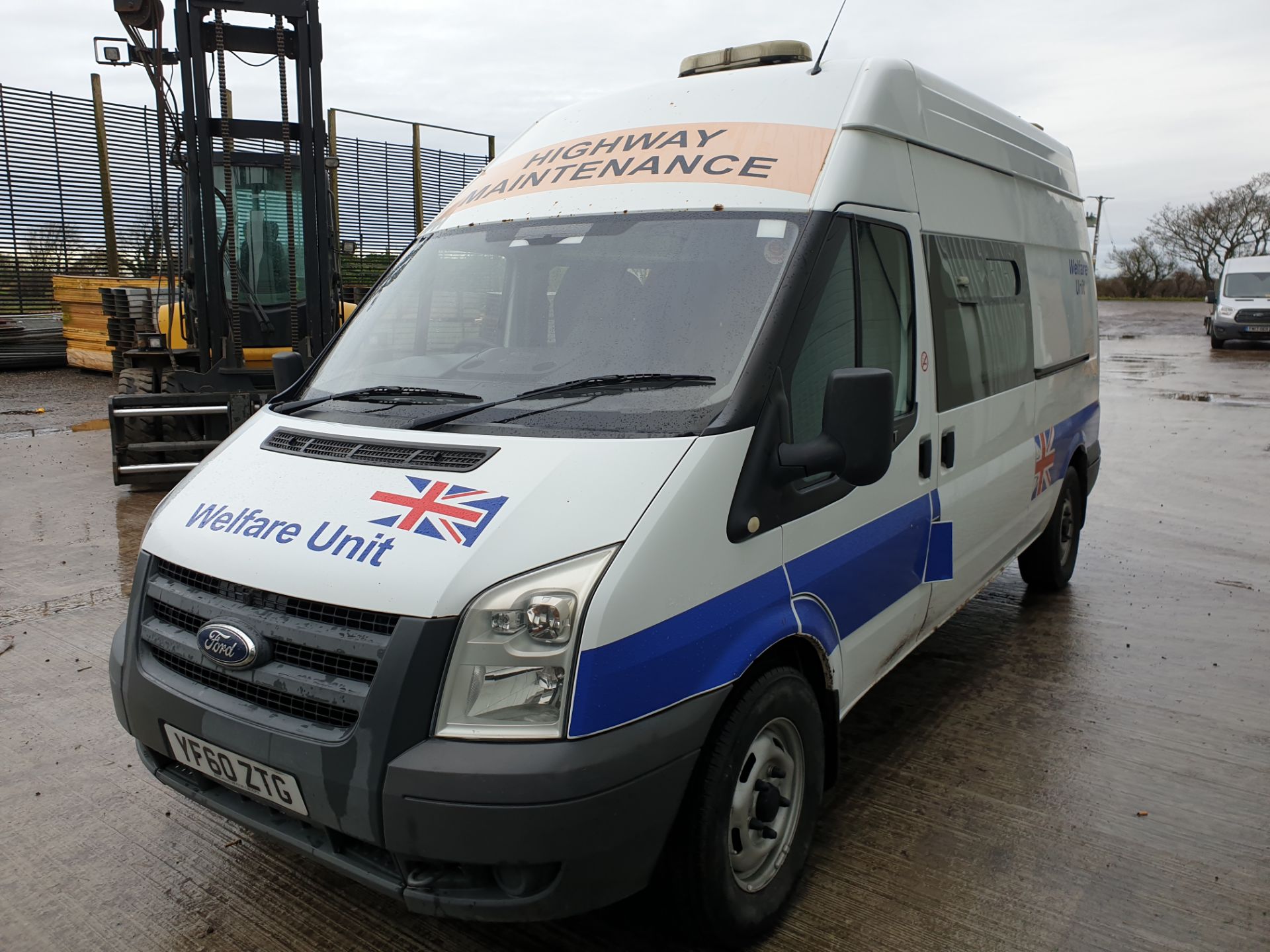 2010 / 60 Ford Transit 2.4 Diesel Welfare Van - Image 6 of 17