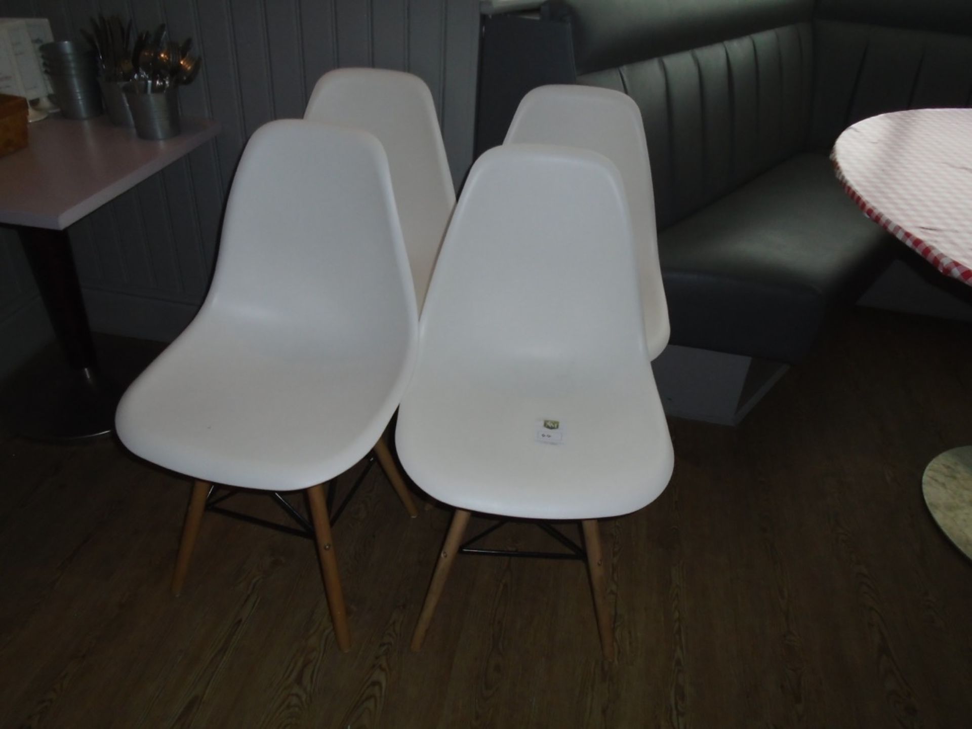 set of 4 plastic chairs - Image 2 of 2