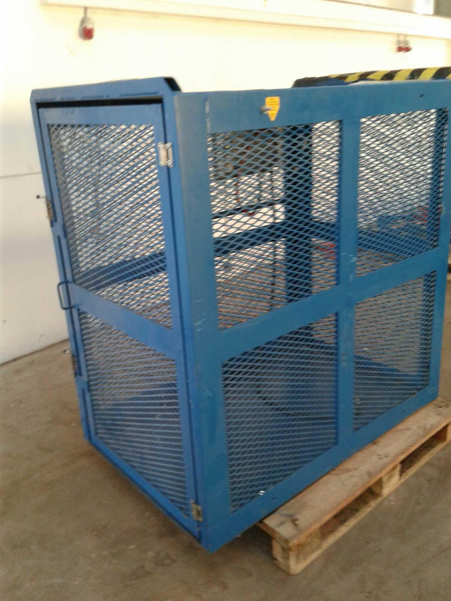 Tyre Inflation cage with Calibration unit