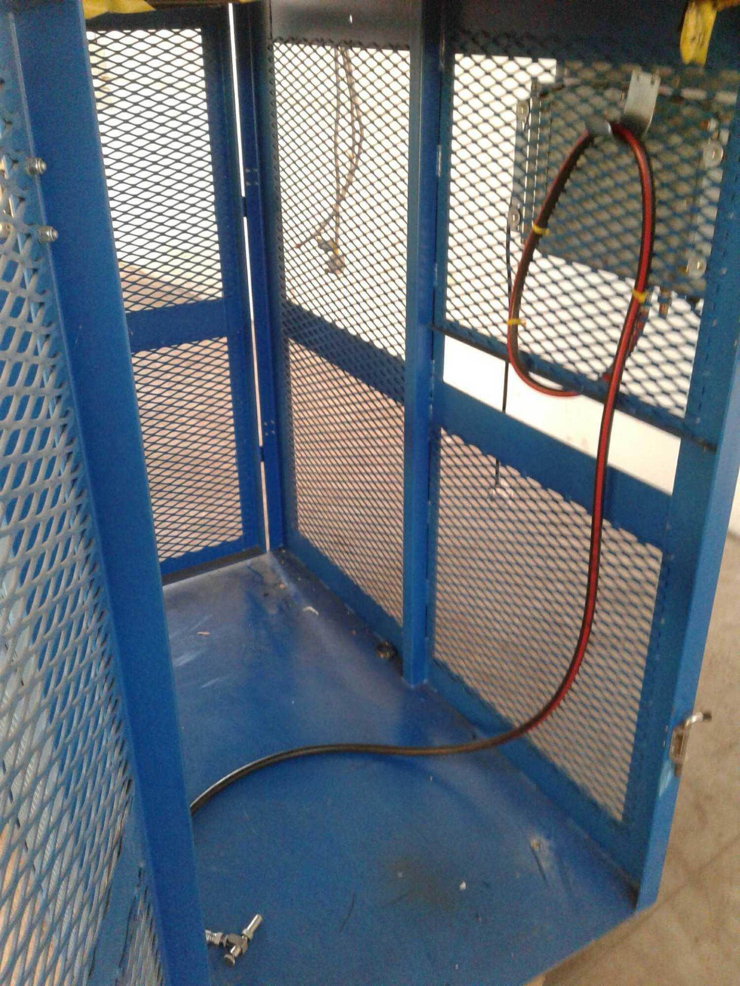 Tyre Inflation cage with Calibration unit - Image 3 of 6