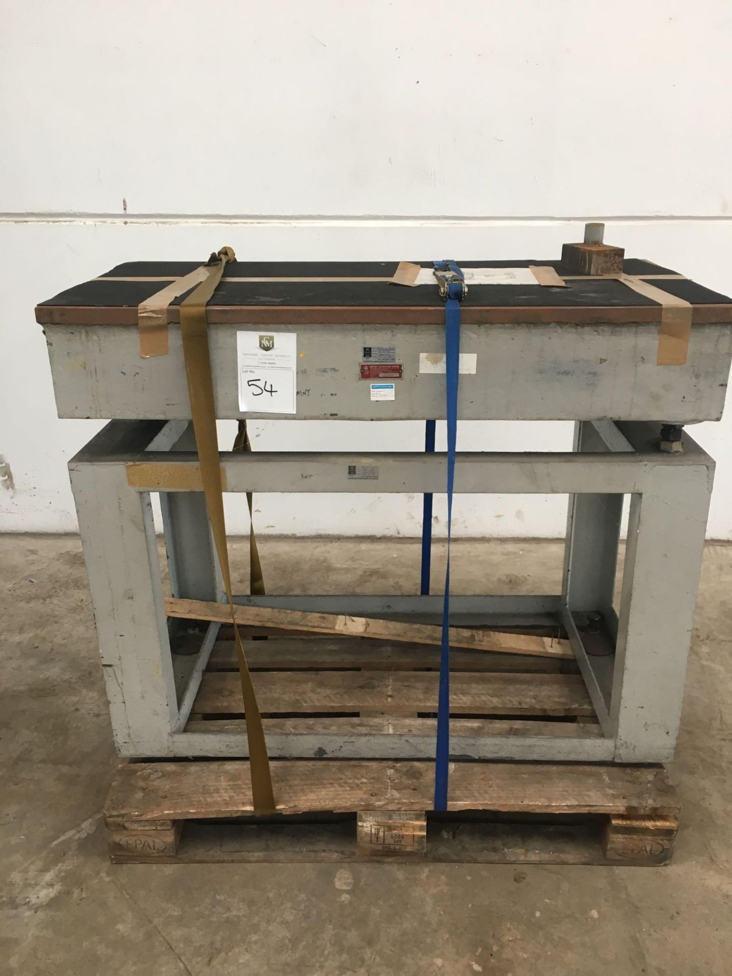 Engineers Flat bed table