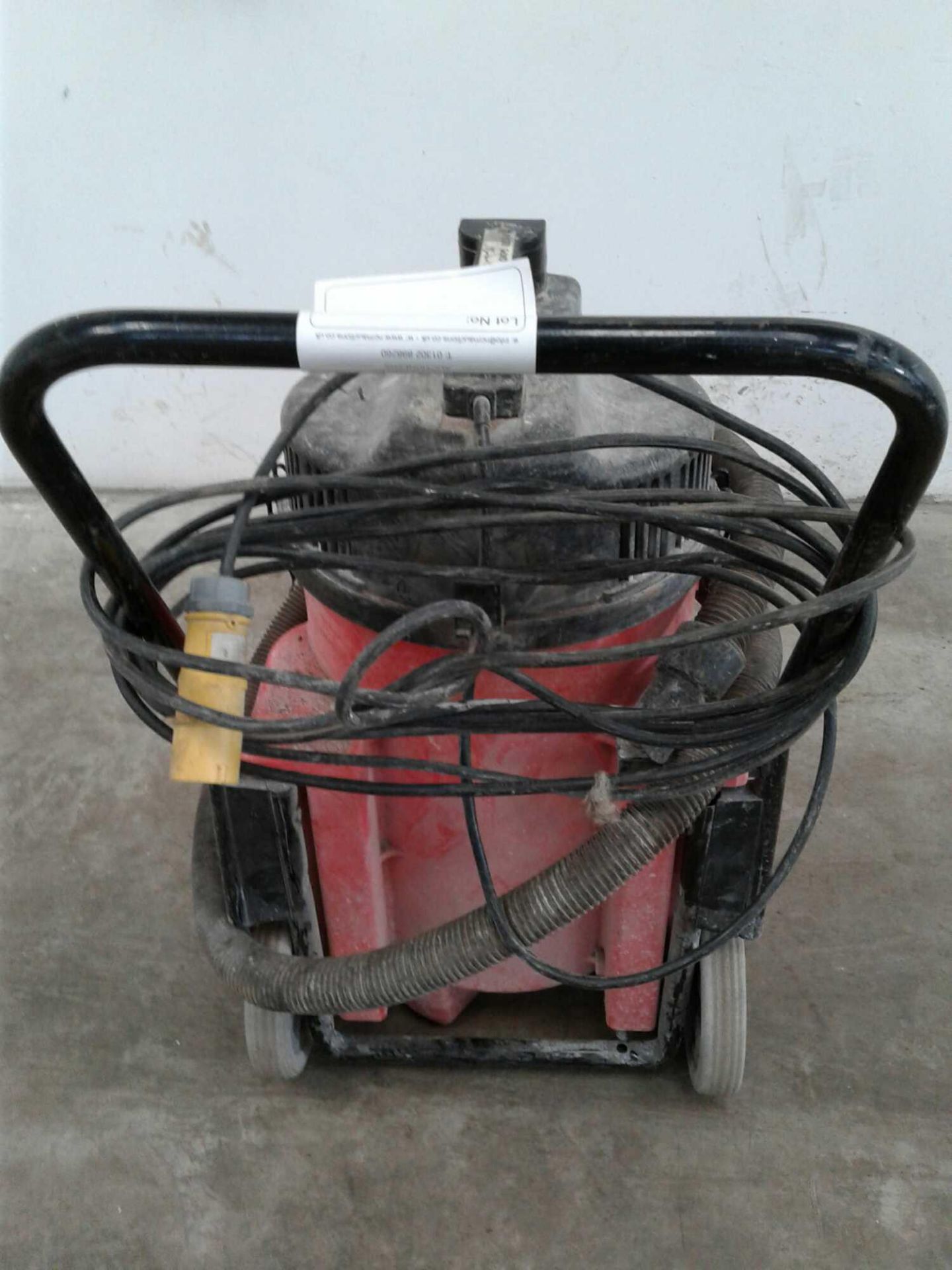 Numatic industrial vacuum cleaner 110 V - Image 2 of 2