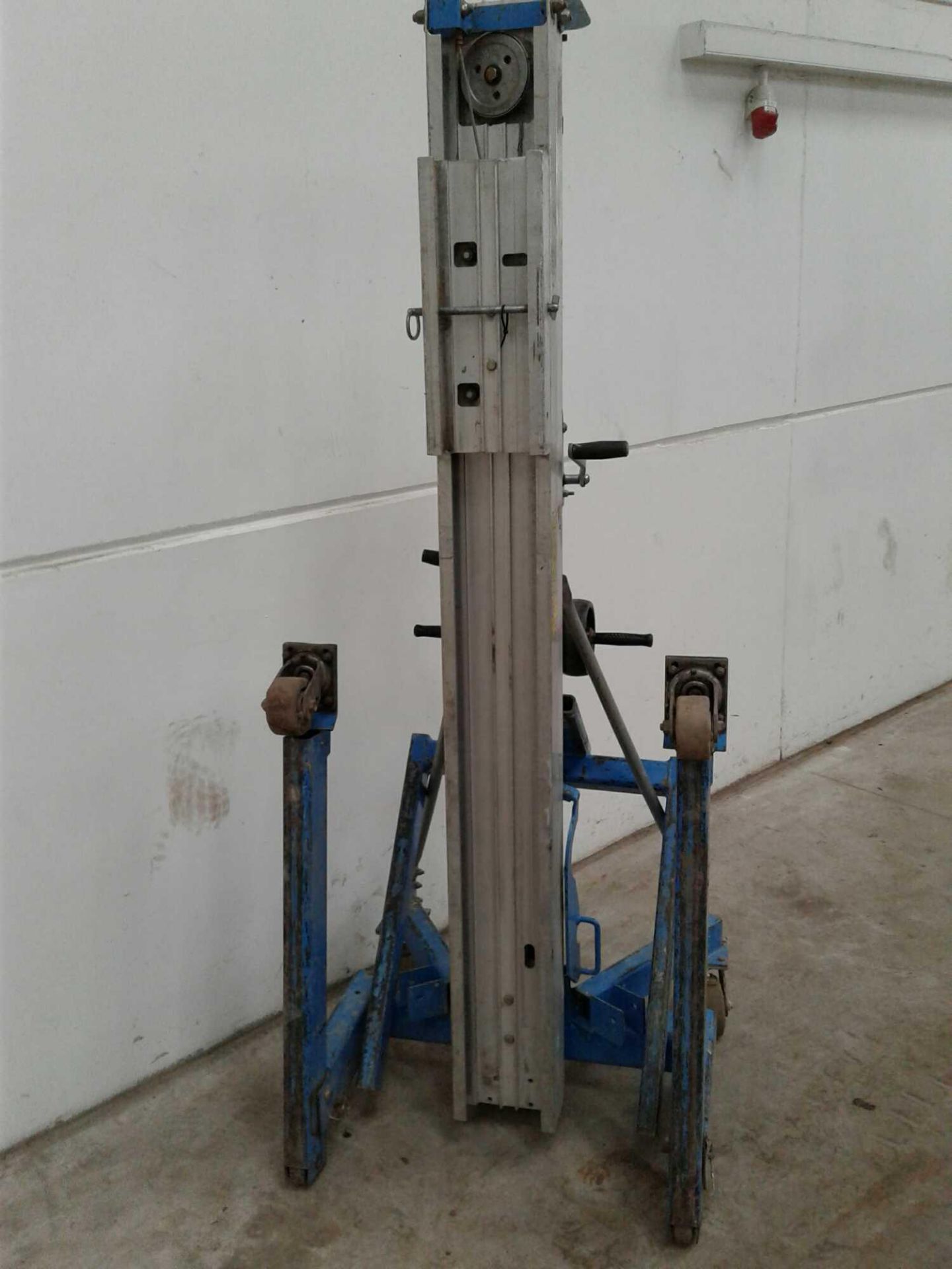 Sla10 genie Lift - Image 3 of 3