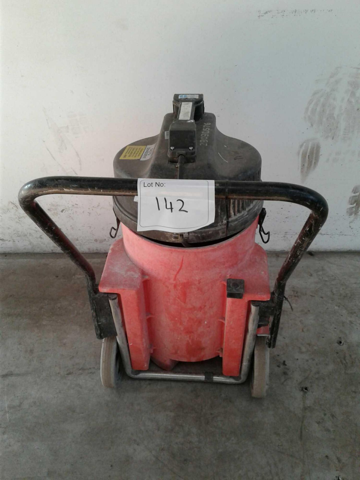 Numatic industrial vacuum cleaner 110v - Image 2 of 2