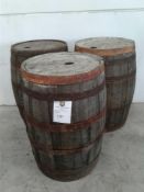 3 xwooden barrels