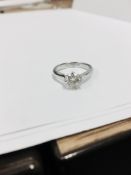 1.00Ct Platinum Diamond Solitaire Ring.