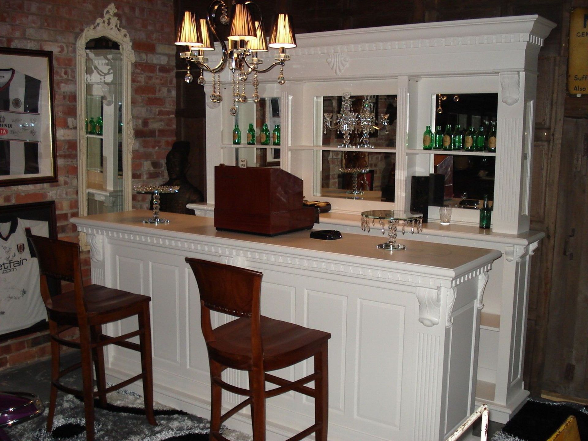 NEW PACKAGED 2.6M SOLID MAHOGANY WHITE FRONT BAR AND BACK BAR FULLY SHELVED/MIRRORED