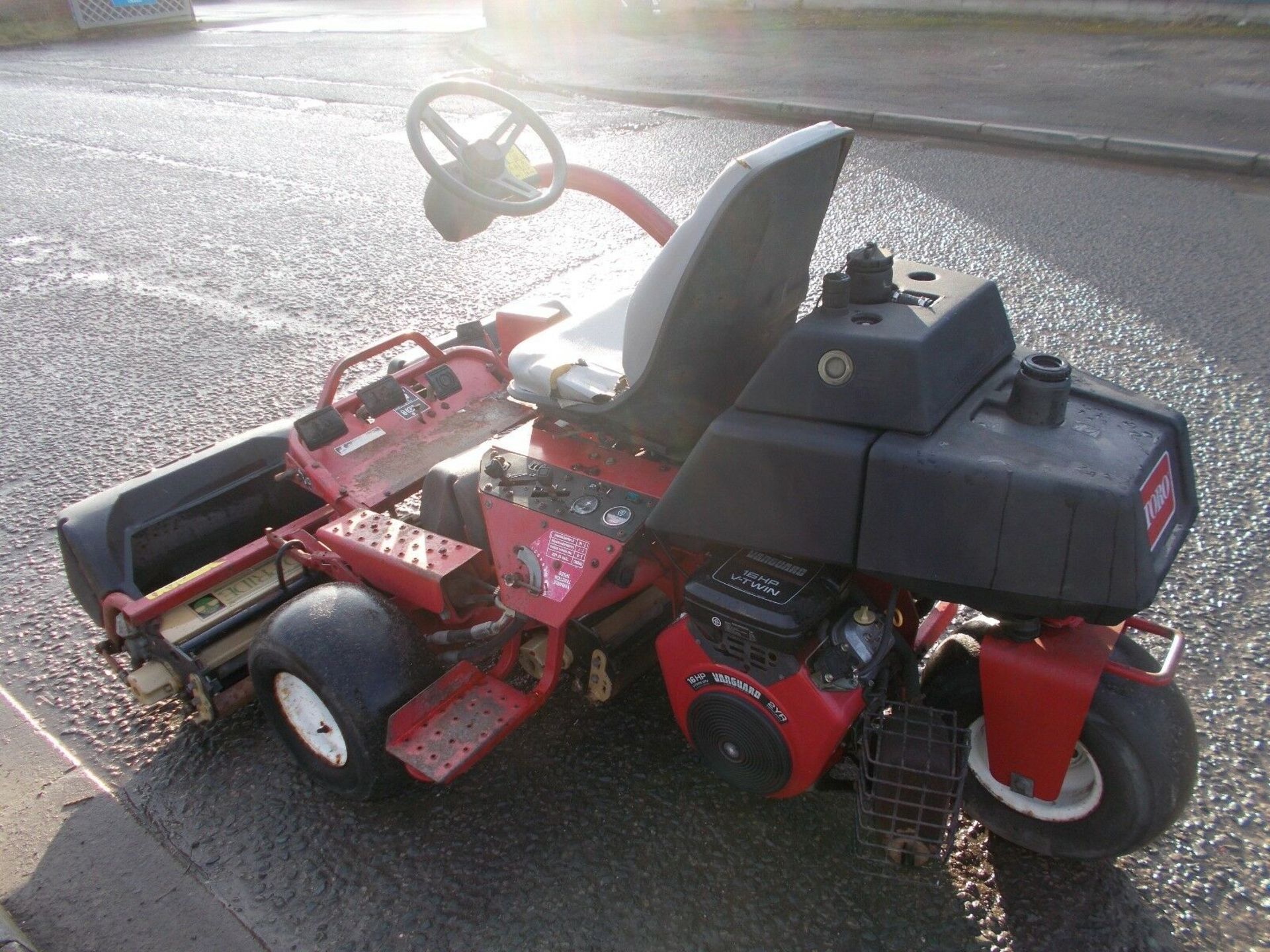 Toro Greensmaster 3100 - Image 3 of 8