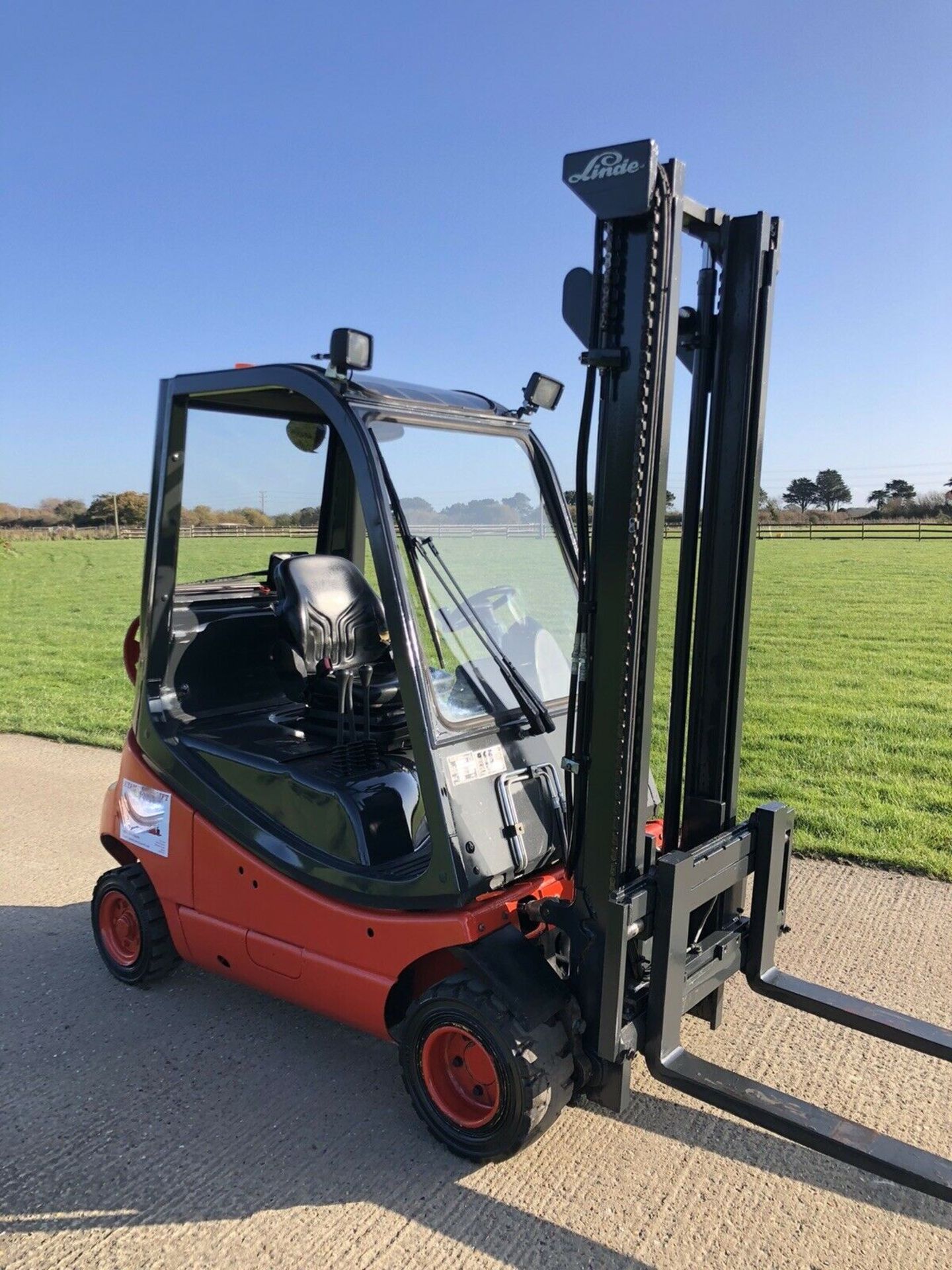 Linde gas Forklift - Image 2 of 7