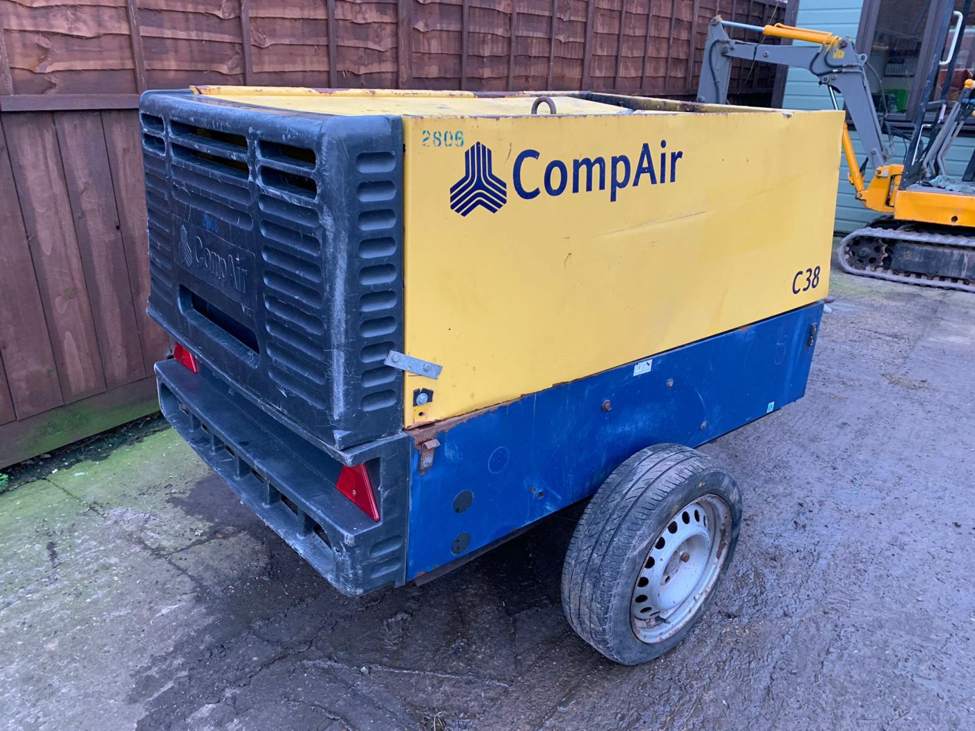 Compair C38 Towable Compressor 130CFM - Image 4 of 5