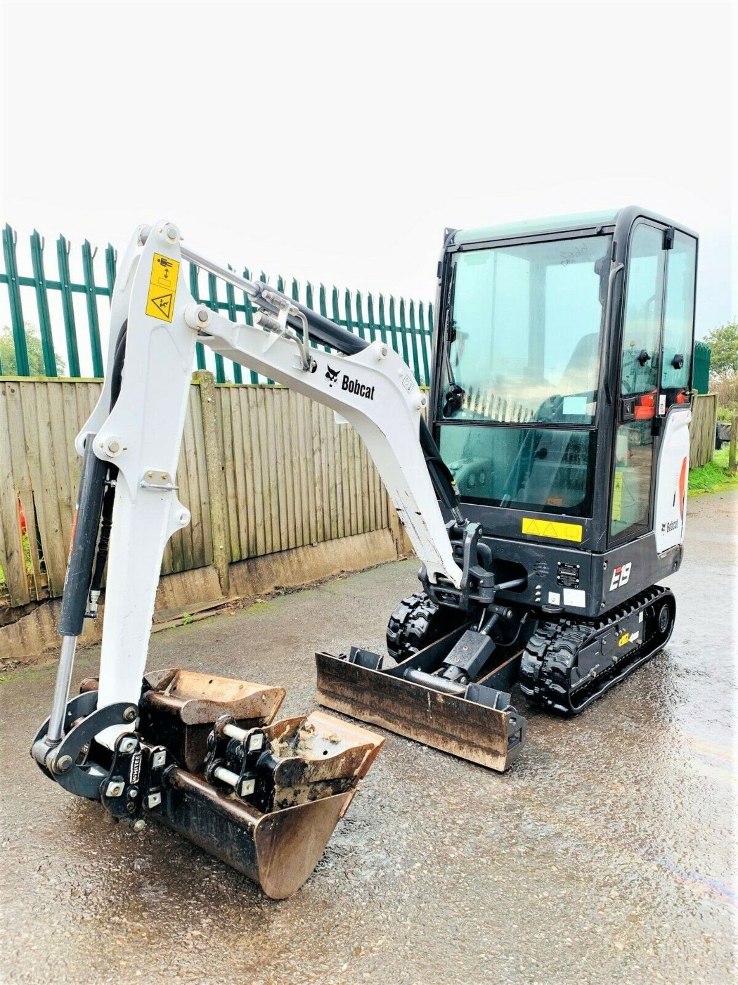 Bobcat E19 Excavator - Image 3 of 10