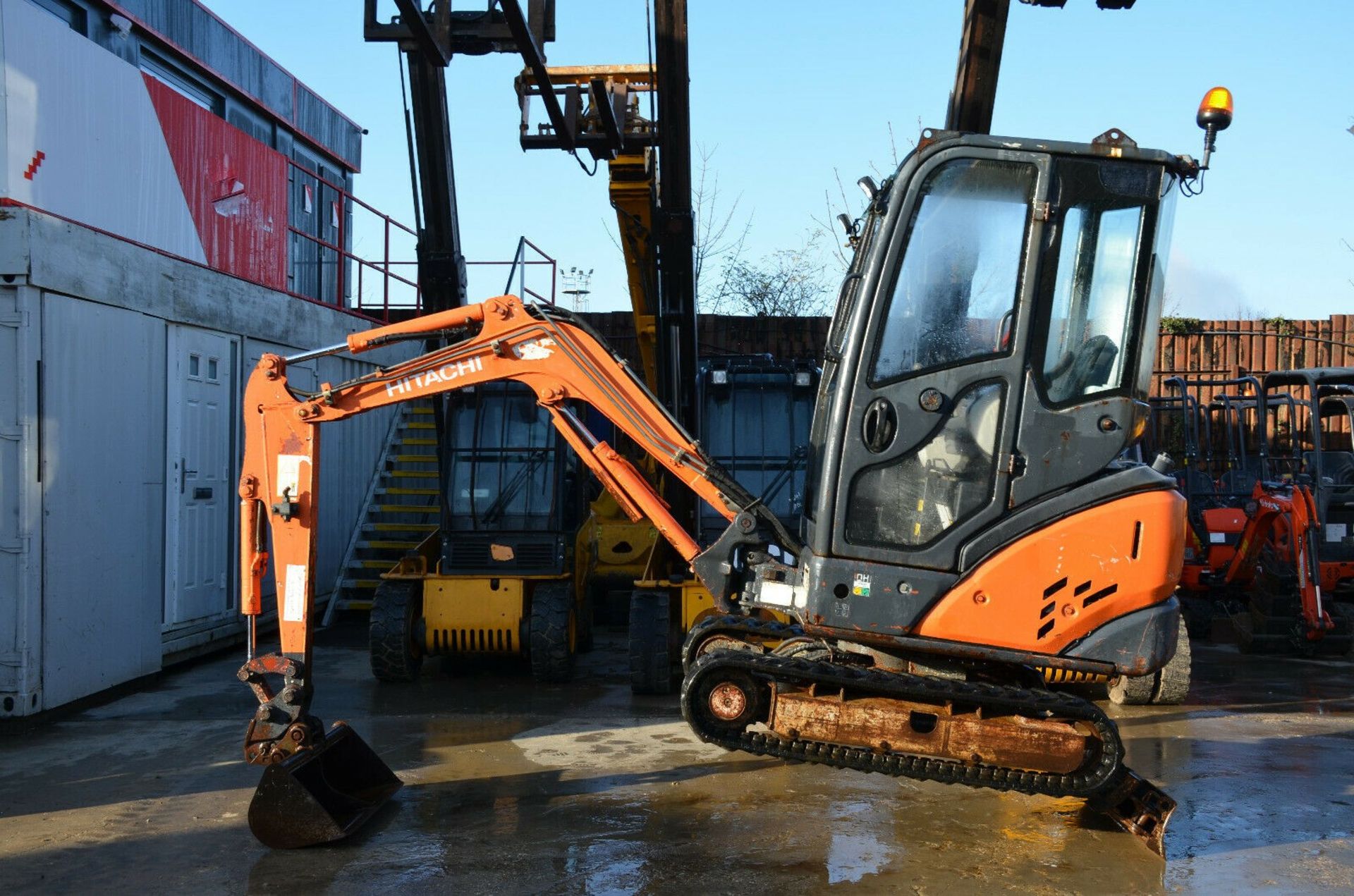 Hitachi ZX18-3 CLR Mini Excavator - Image 9 of 11