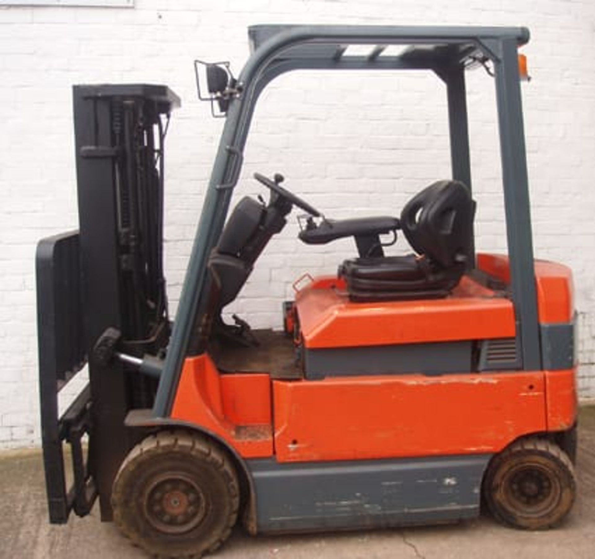 2.5ton Toyota Electric Forklift