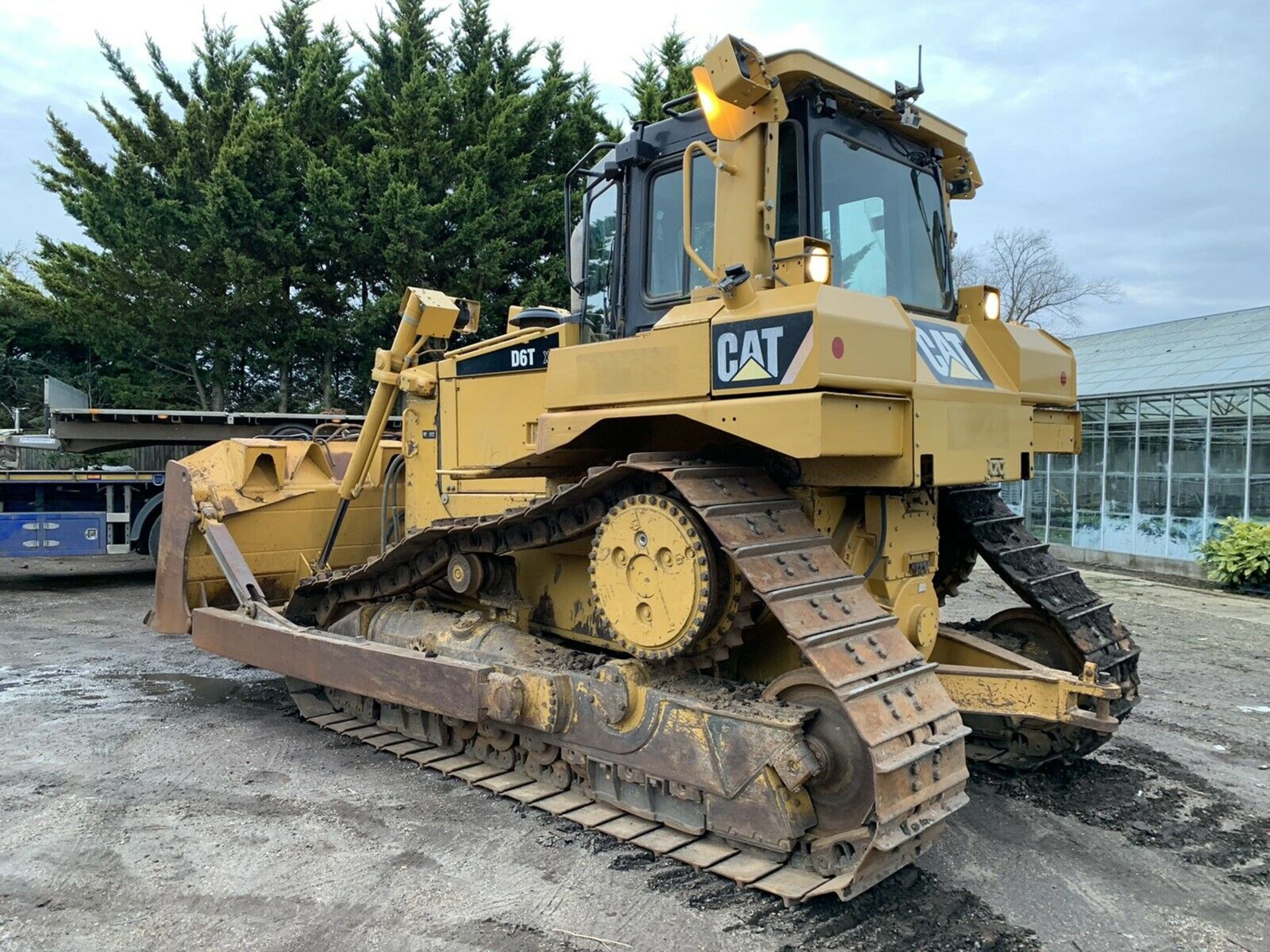 Caterpillar D6T XL - Image 4 of 9