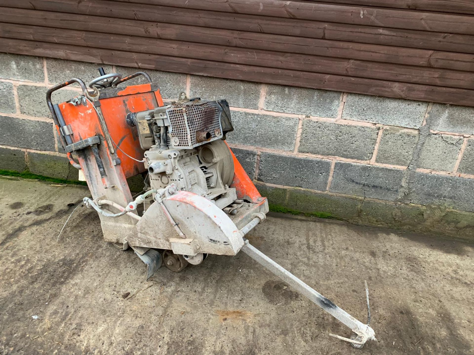 Clipper CS1D10 Diesel Road Saw