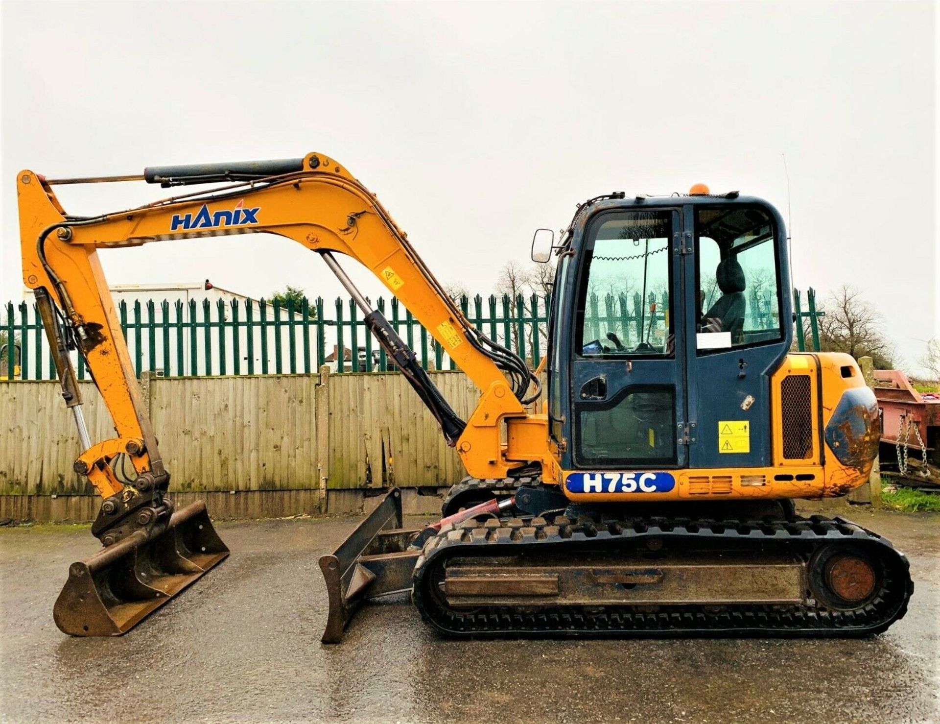 Hanix H 25 C Excavator - Image 11 of 12