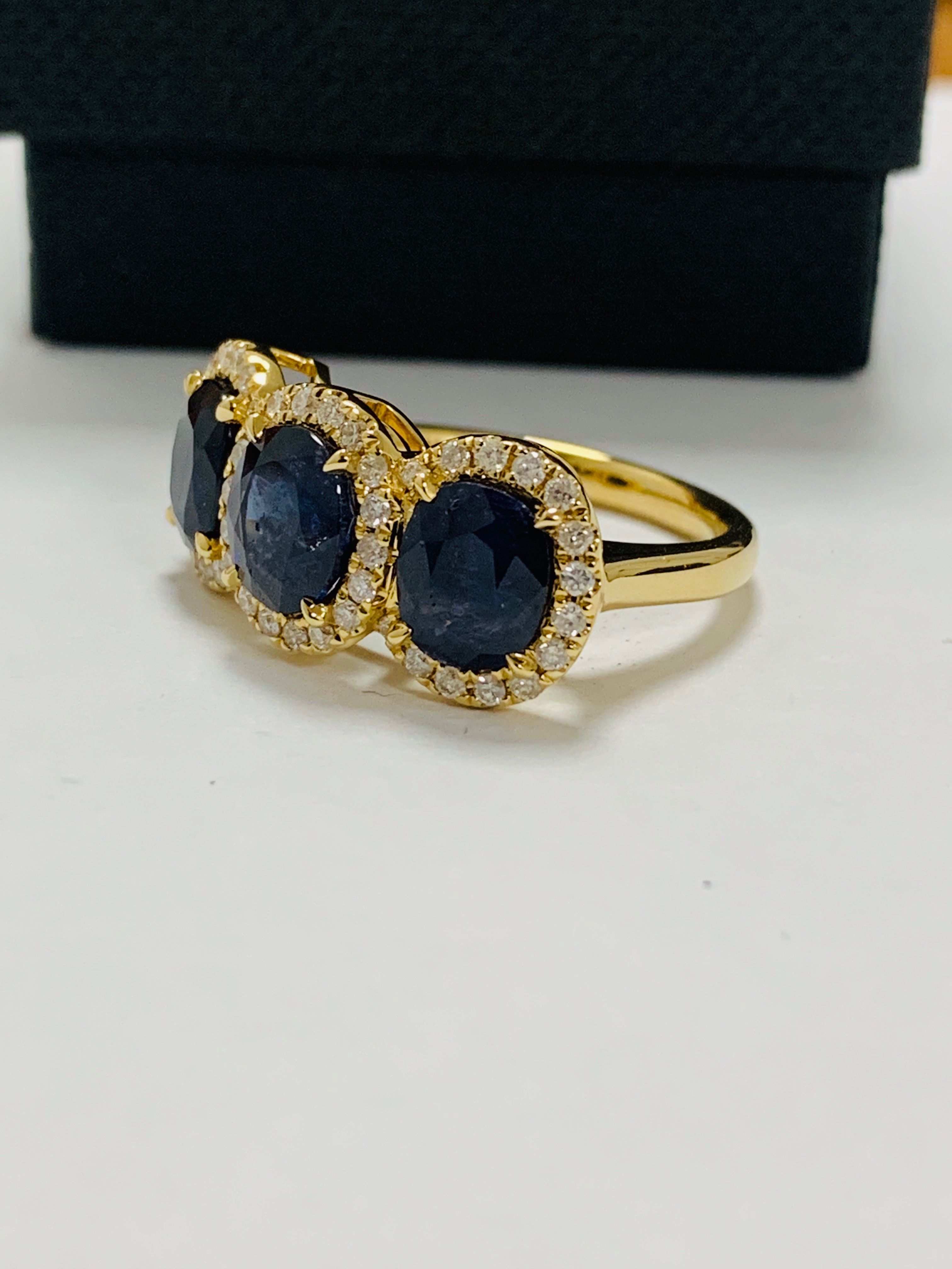 18ct yellow gold sapphire and diamond ring - Image 2 of 12