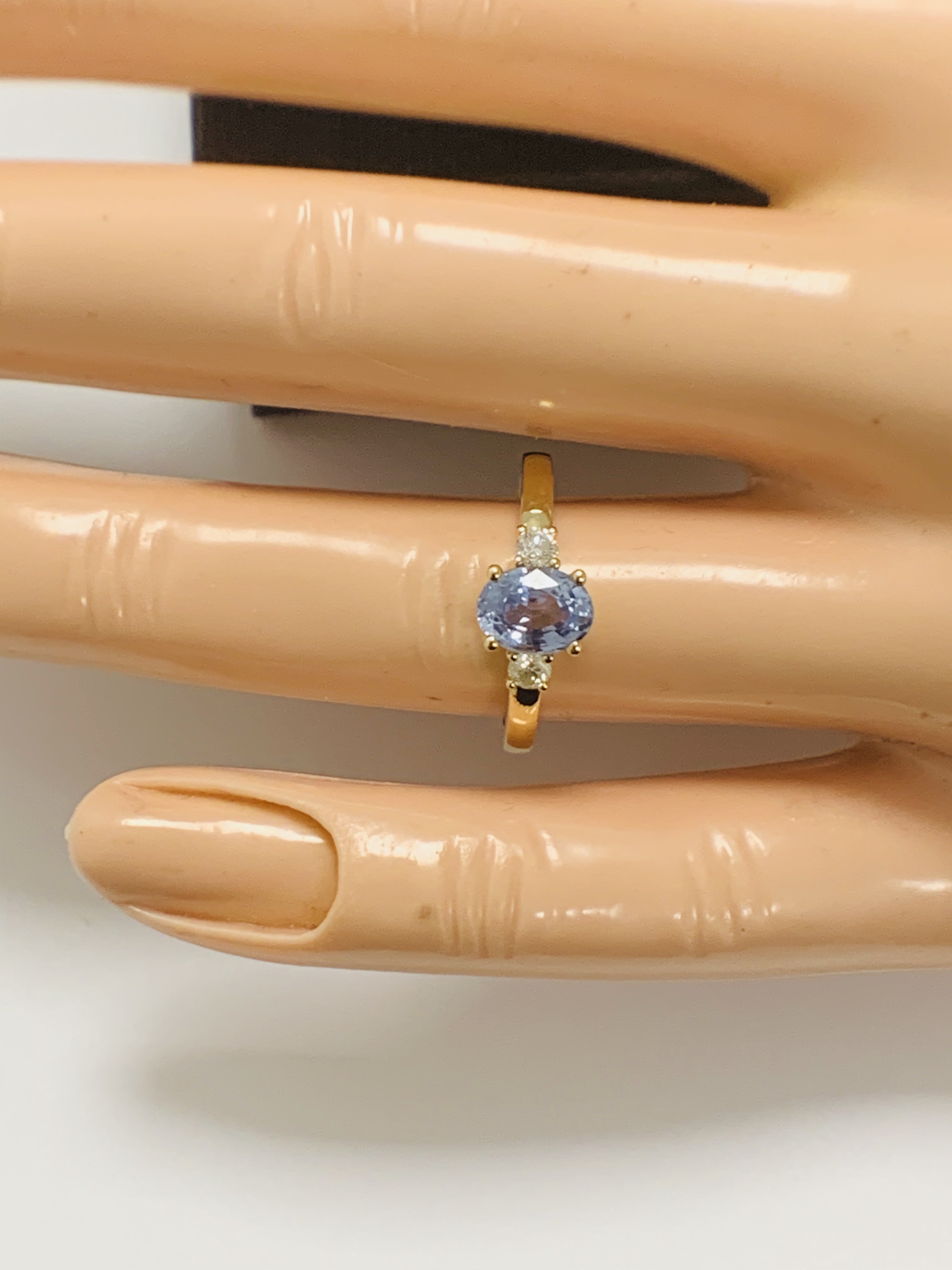 14ct Yellow Gold Sapphire and Diamond ring featuring centre, oval cut, medium blue Sapphire (1.05ct) - Image 7 of 9