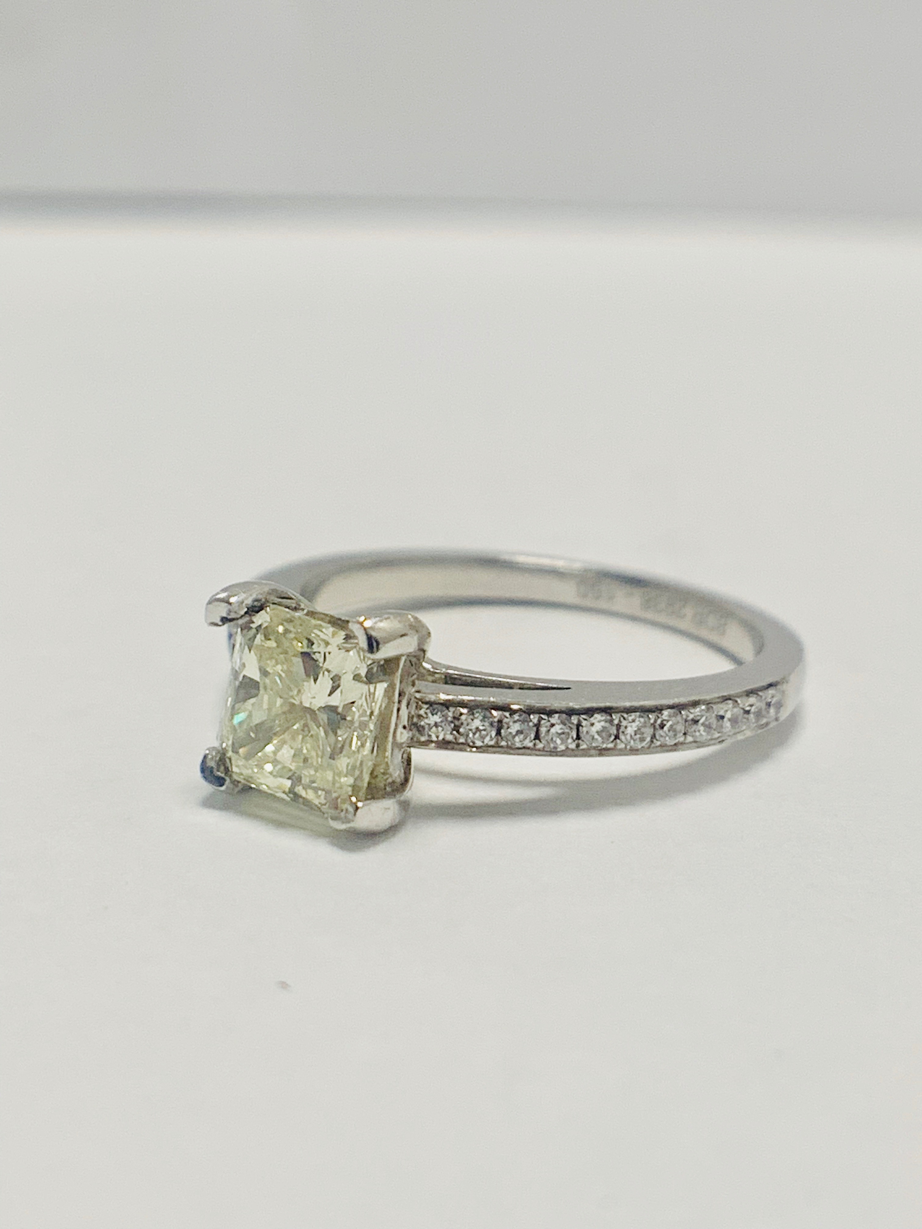 1ct cushion cut platinum diamond solitaire ring - Image 2 of 8