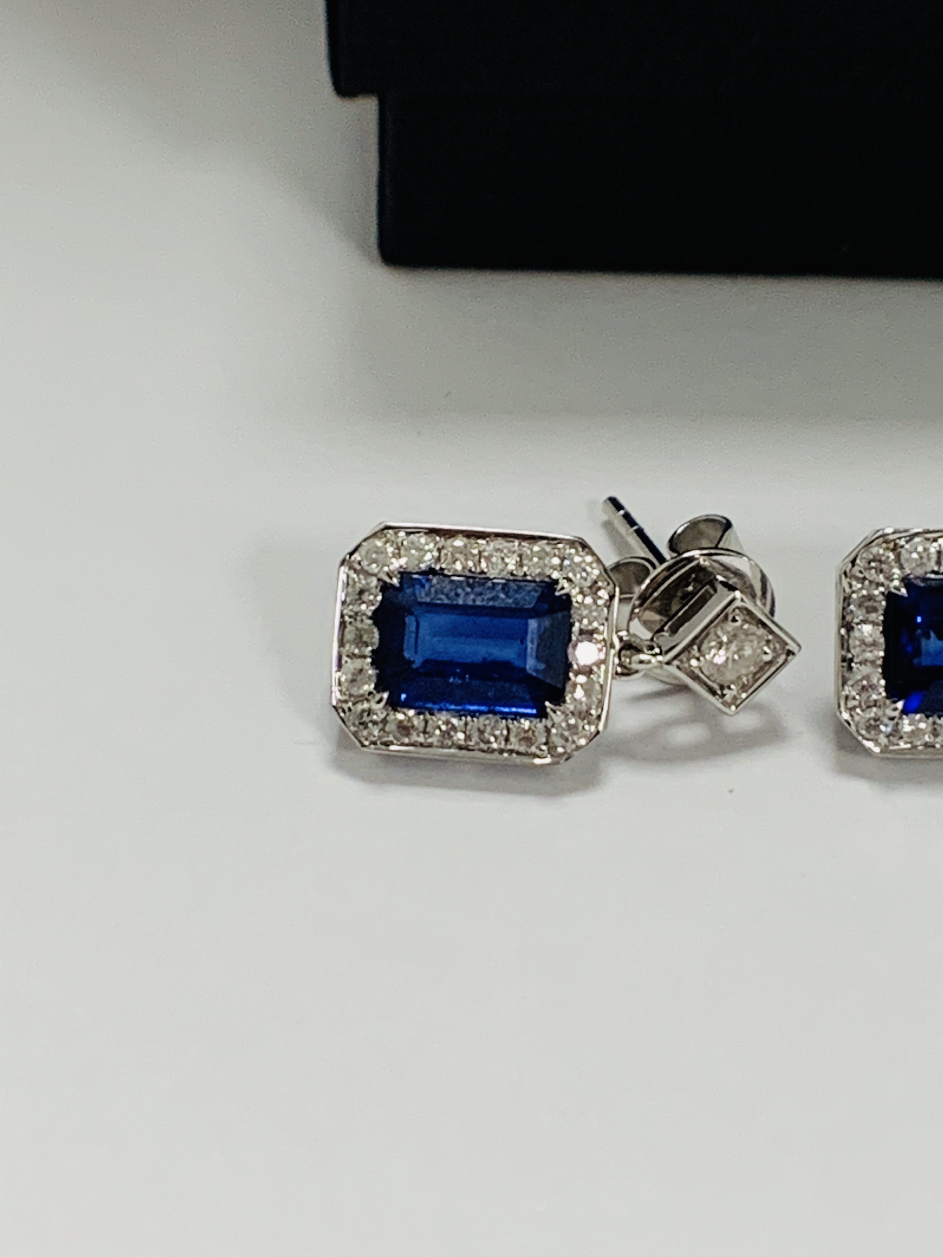 14ct White Gold Sapphire and Diamond drop earrings featuring, emerald cut, vivid blue Sapphires (2.1 - Image 3 of 15