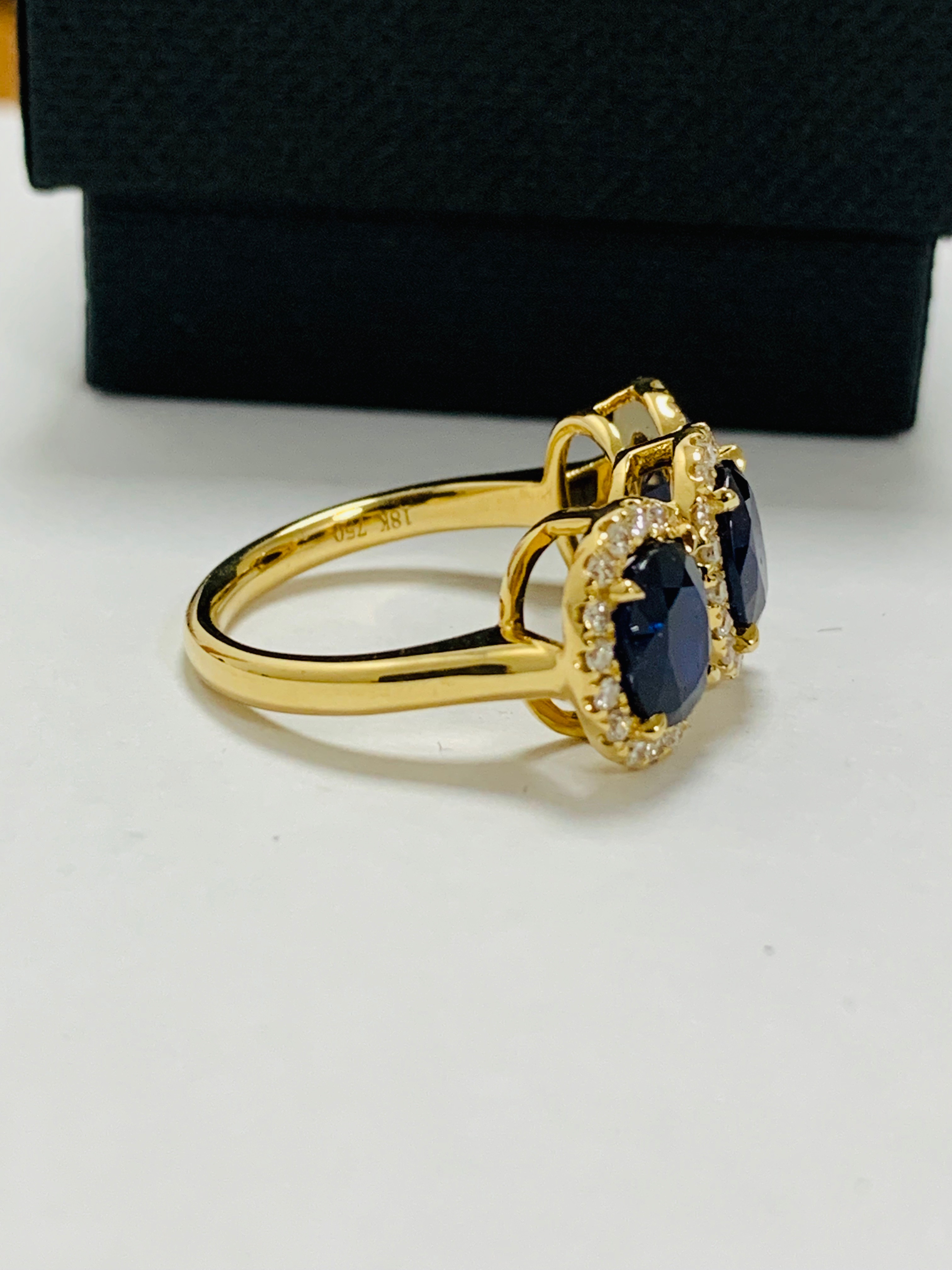 18ct yellow gold sapphire and diamond ring - Image 8 of 12