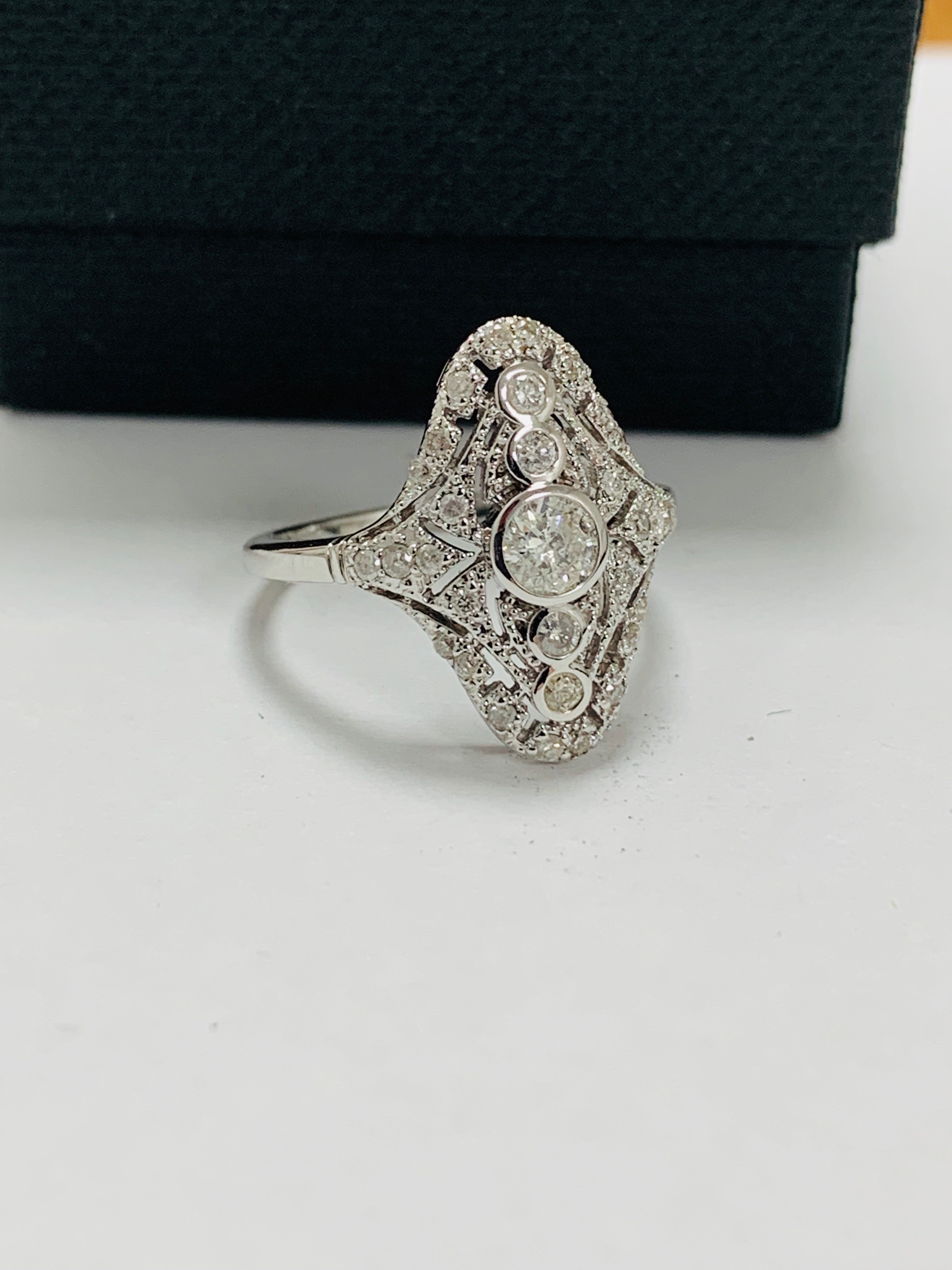 18ct white gold diamond ring. - Image 8 of 11