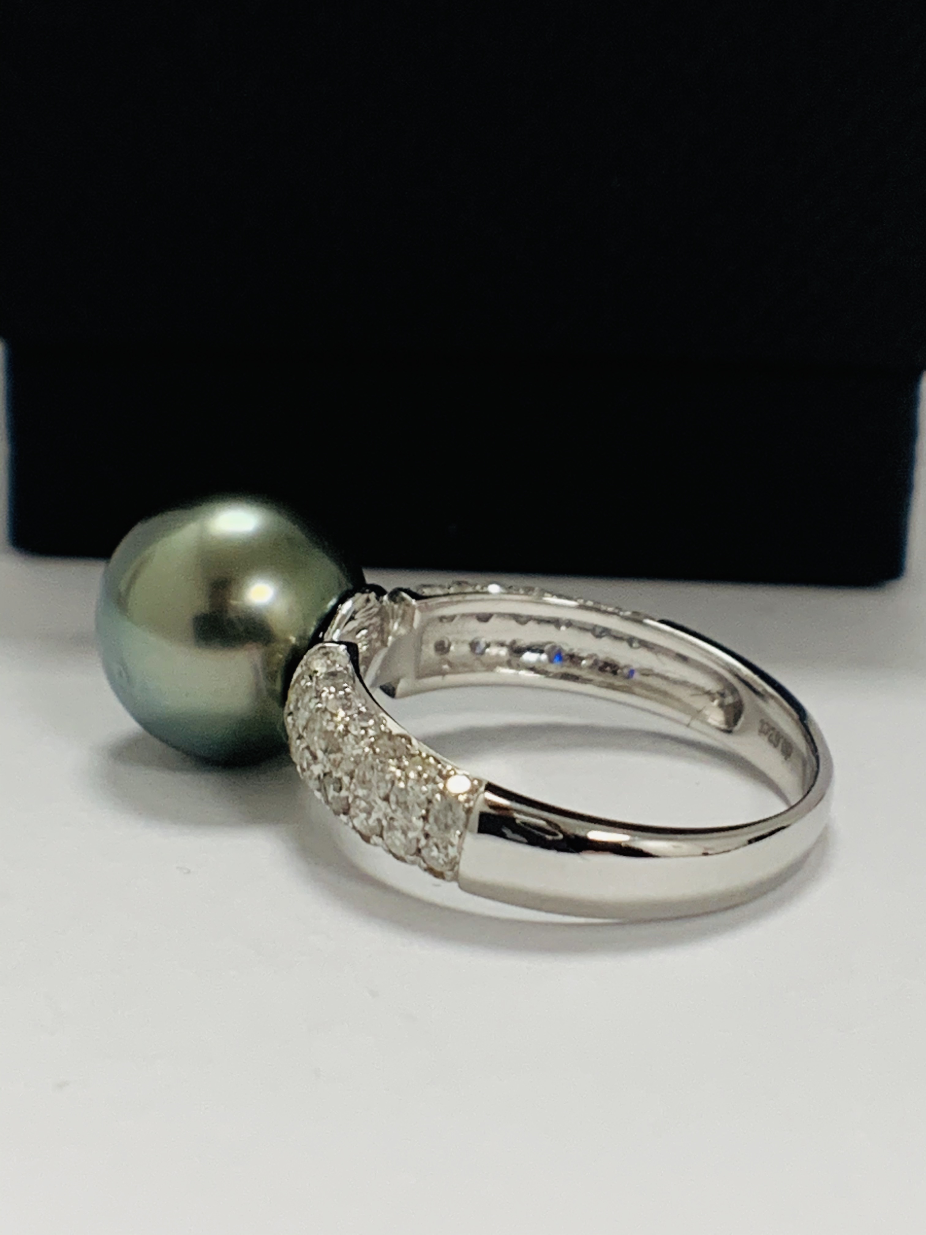 14ct White Gold Pearl and Diamond ring - Image 5 of 15