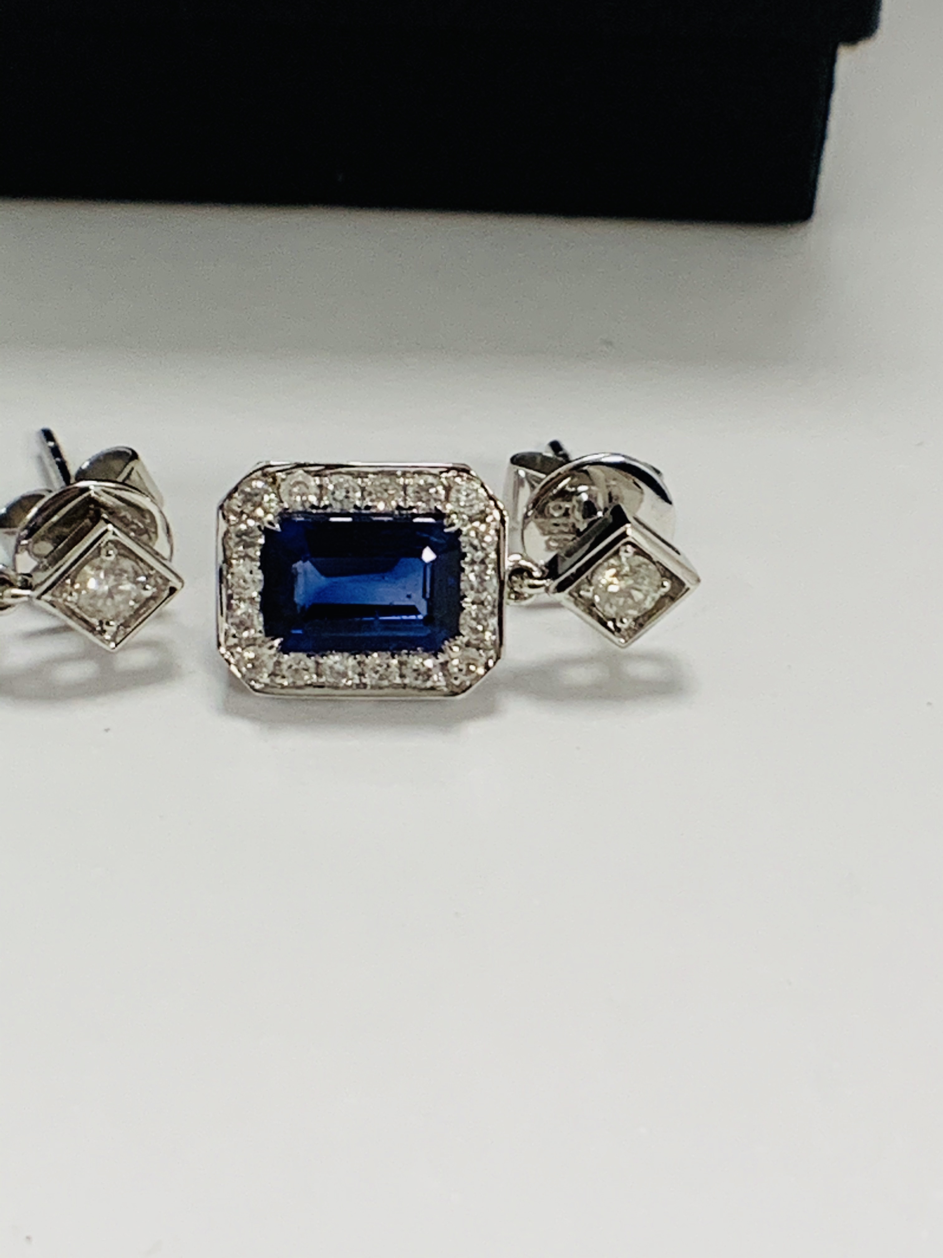 14ct White Gold Sapphire and Diamond drop earrings featuring, emerald cut, vivid blue Sapphires (2.1 - Image 4 of 15