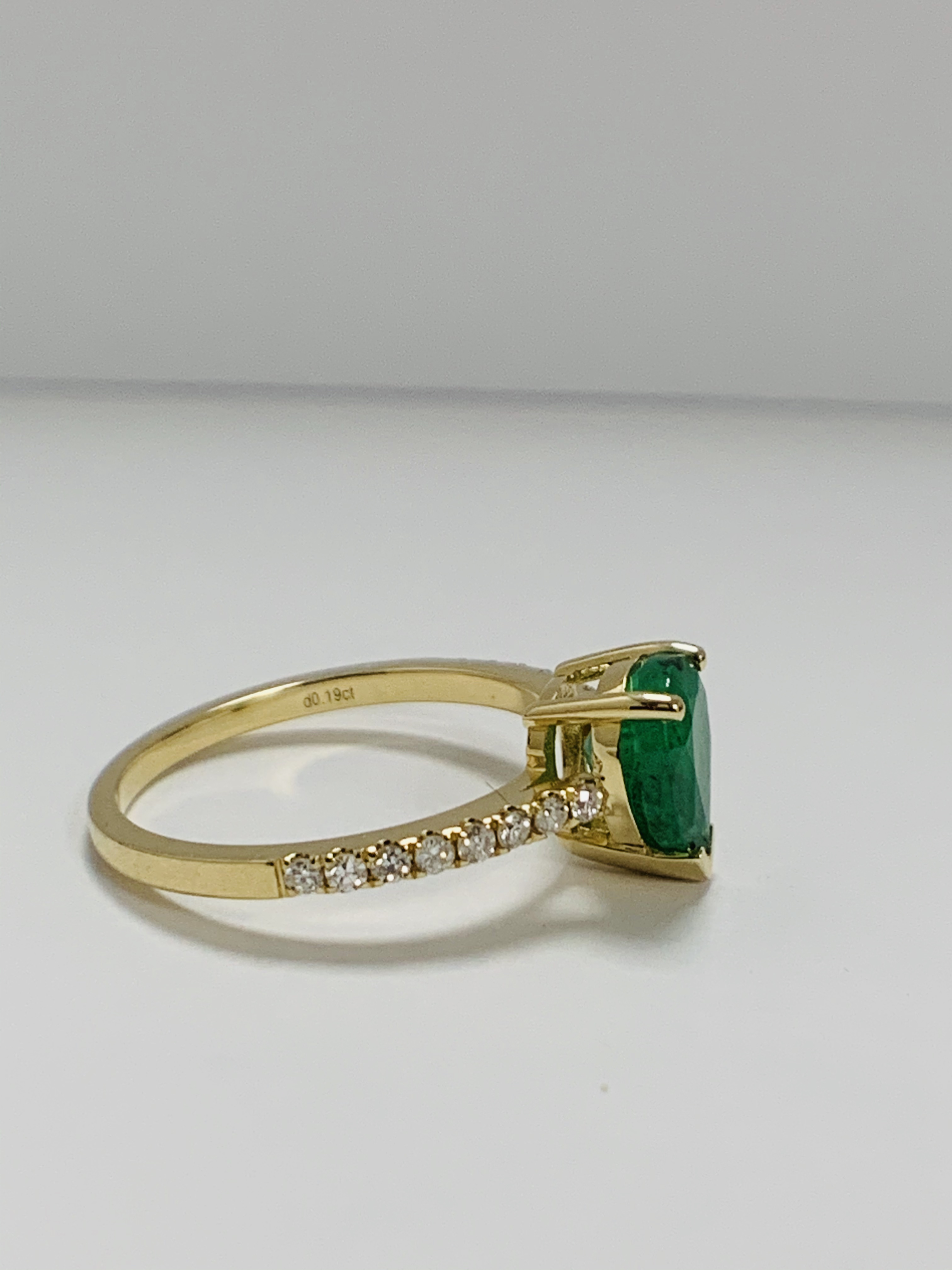 14ct Yellow Gold Emerald and Diamond ring featuring centre, pear cut, medium green Emerald (1.23ct), - Image 5 of 10